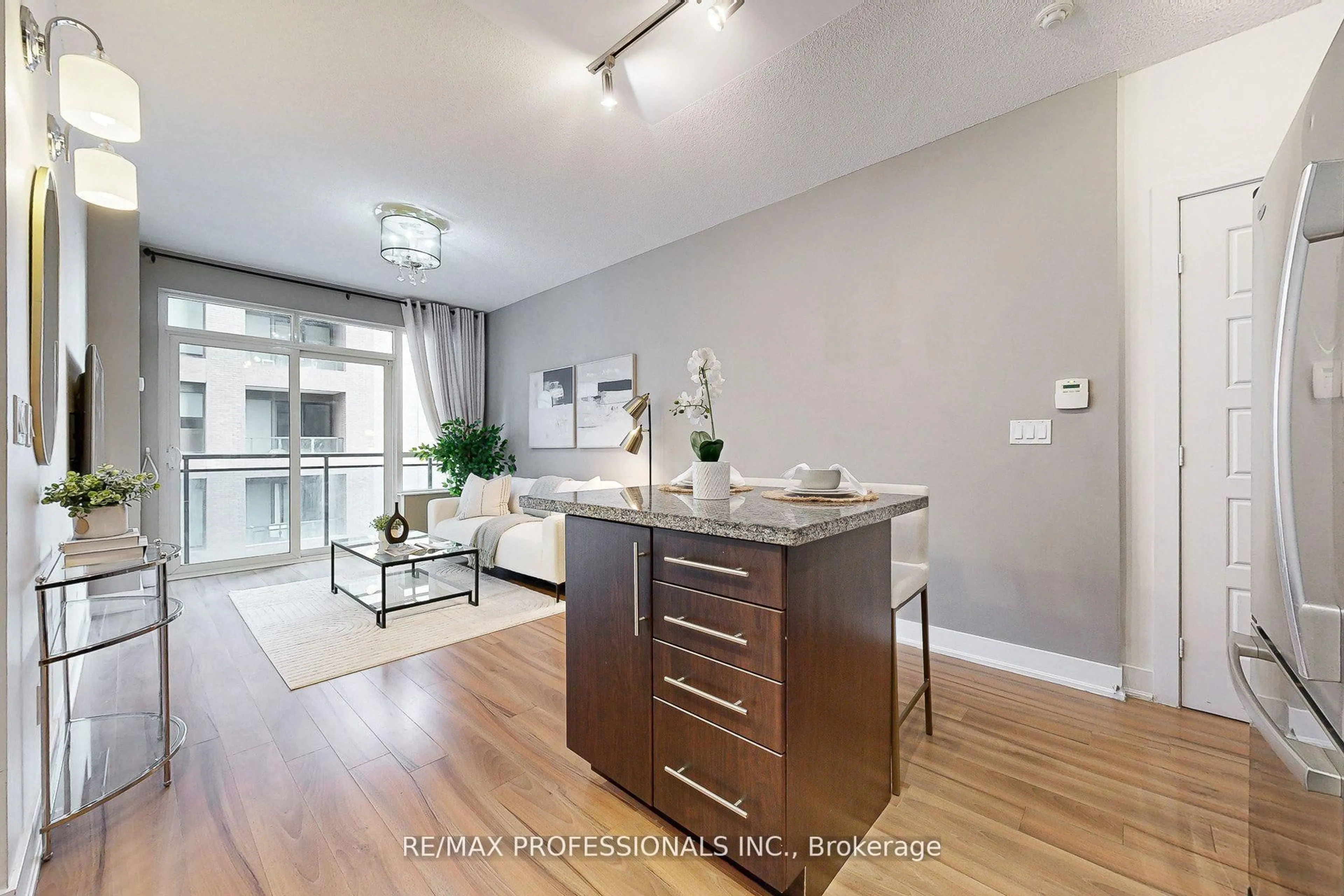 Open concept kitchen, unknown for 28 Linden St #1601, Toronto Ontario M4Y 0A4