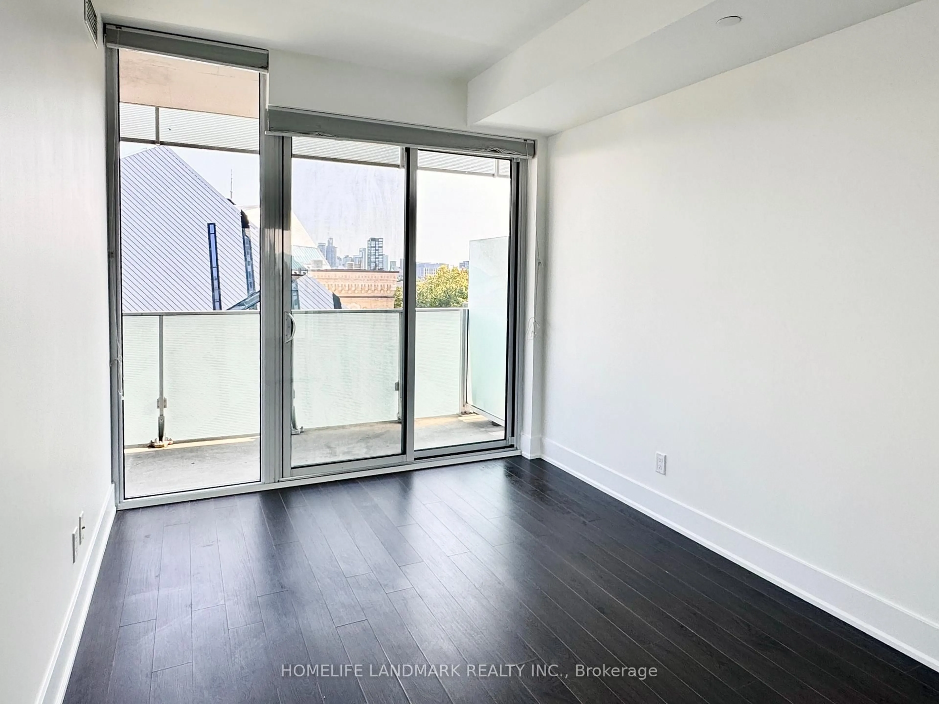 A pic of a room for 200 Bloor St #702, Toronto Ontario M5S 0B1