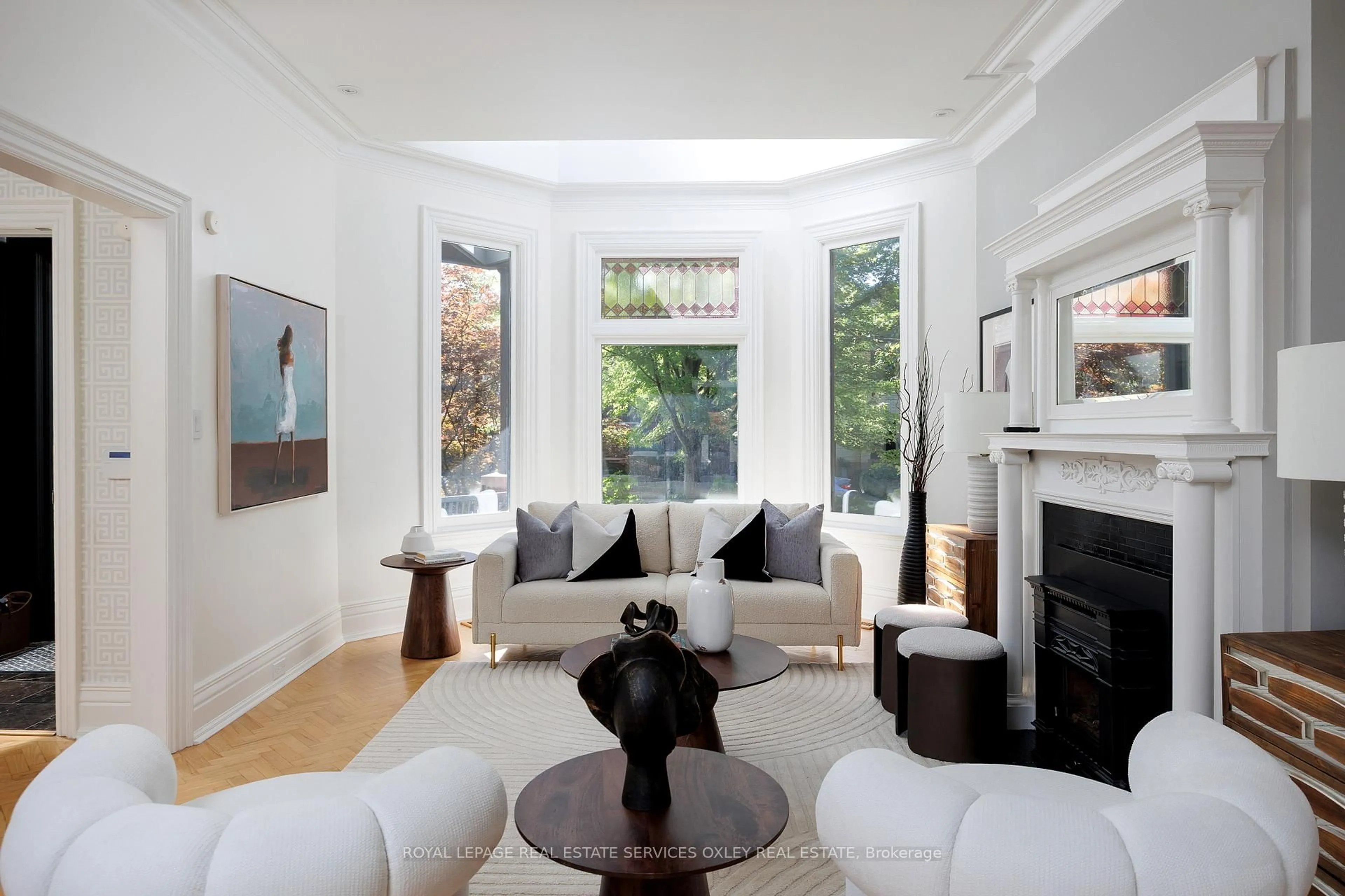 Living room with furniture, unknown for 134 Roxborough St, Toronto Ontario M5R 1V1