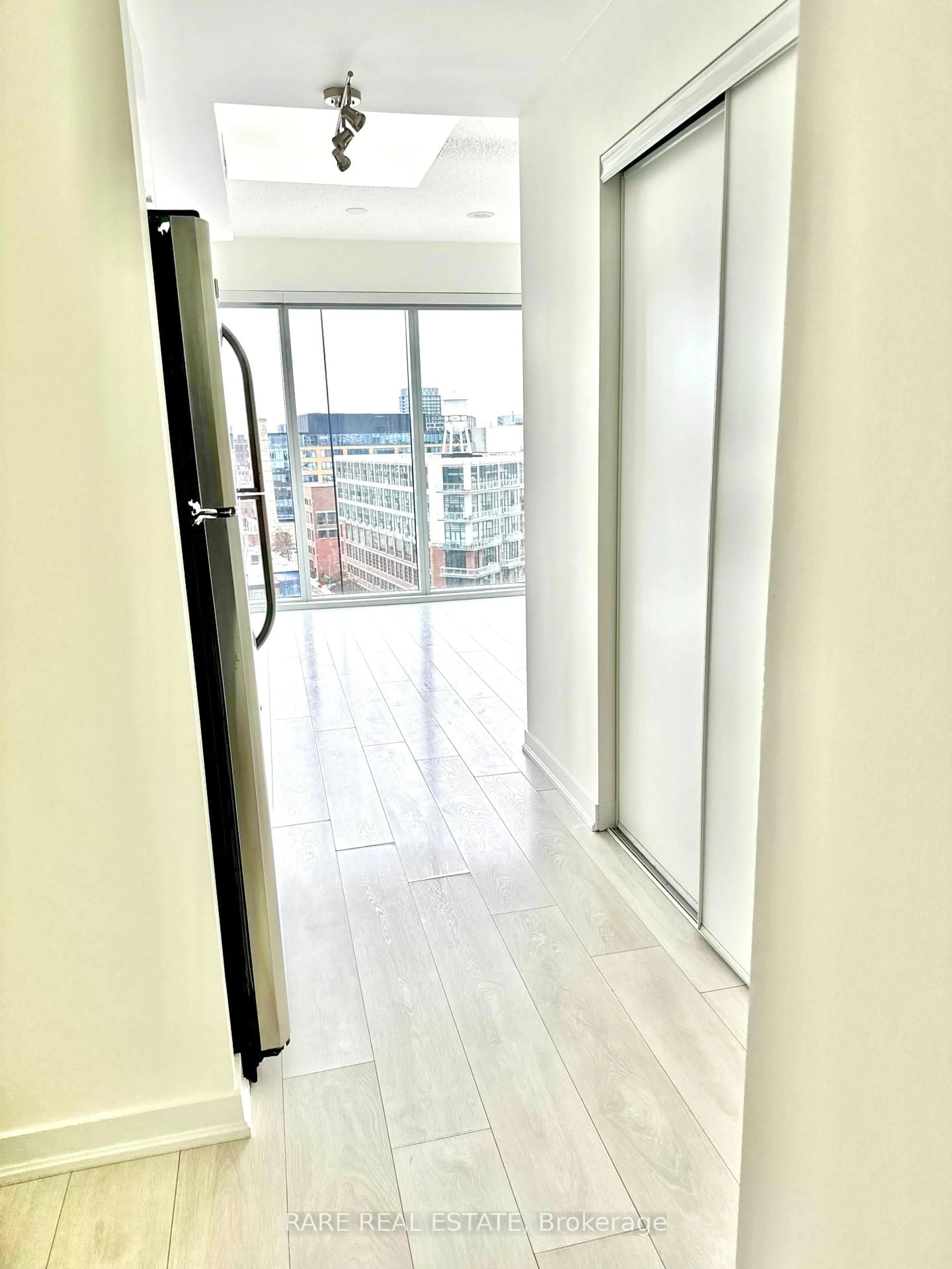 Indoor foyer for 150 East Liberty St #1112, Toronto Ontario M6K 3R5