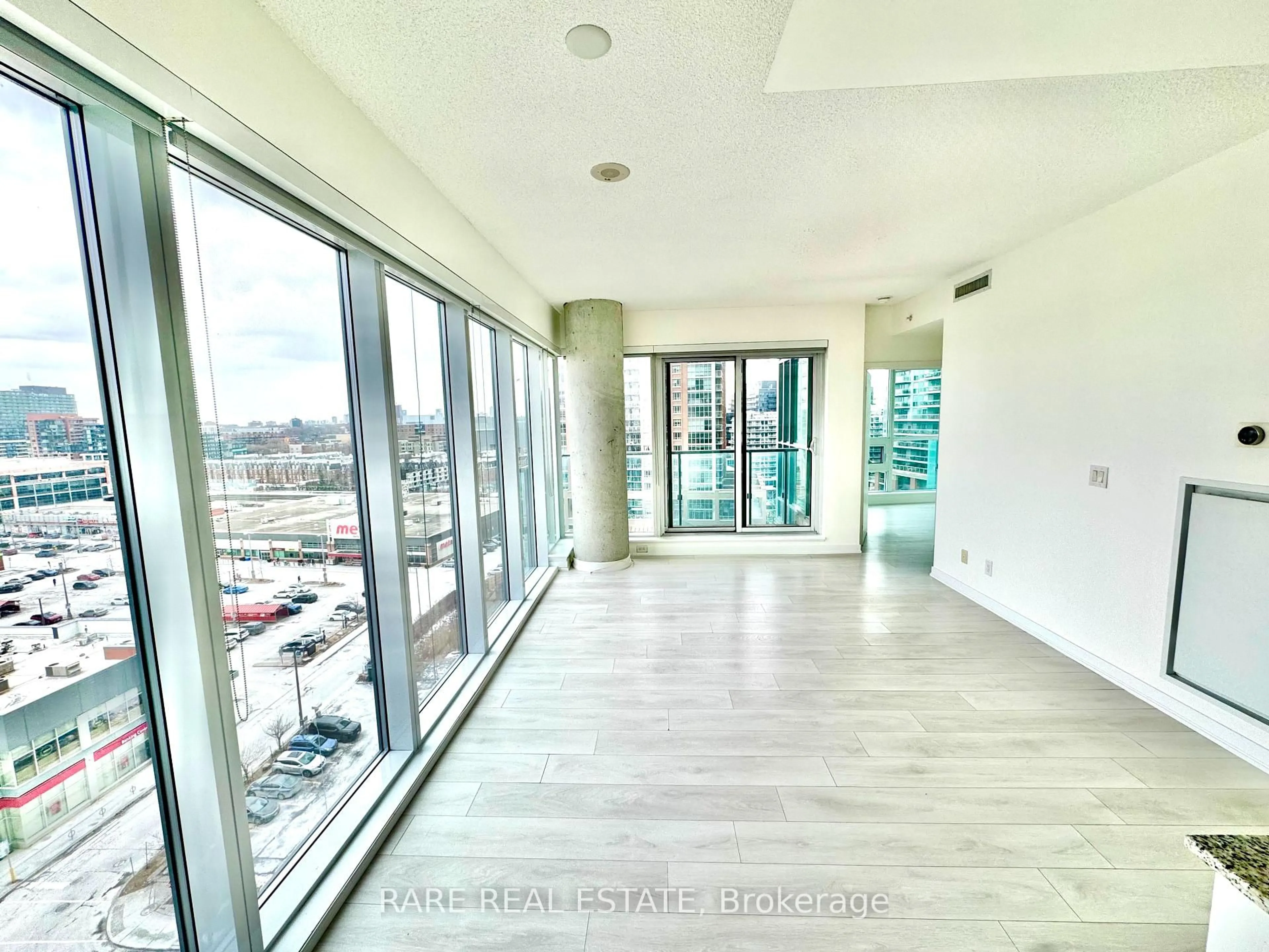 Indoor foyer for 150 East Liberty St #1112, Toronto Ontario M6K 3R5