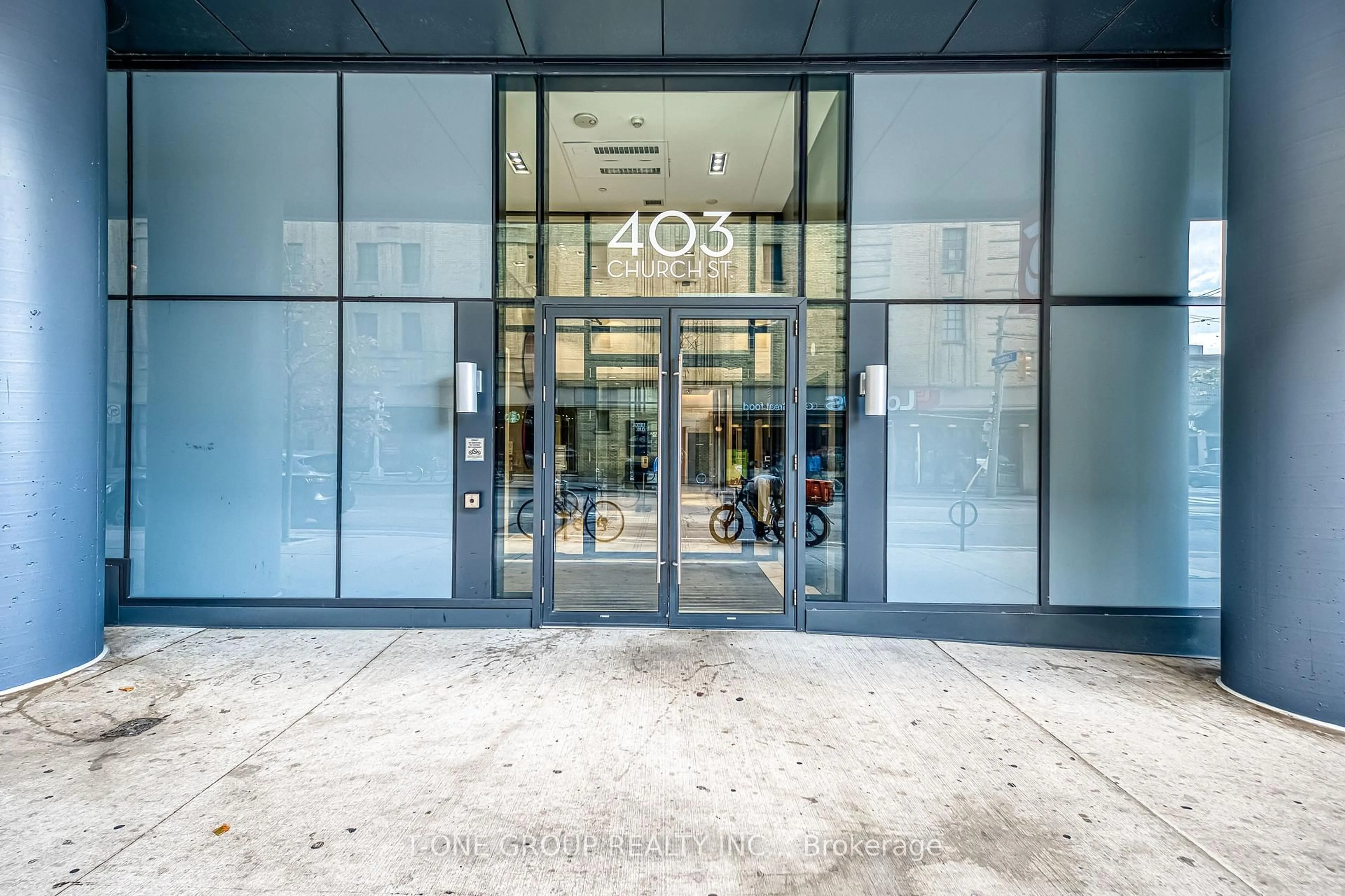Indoor foyer for 403 Church St #2102, Toronto Ontario M4Y 2C2