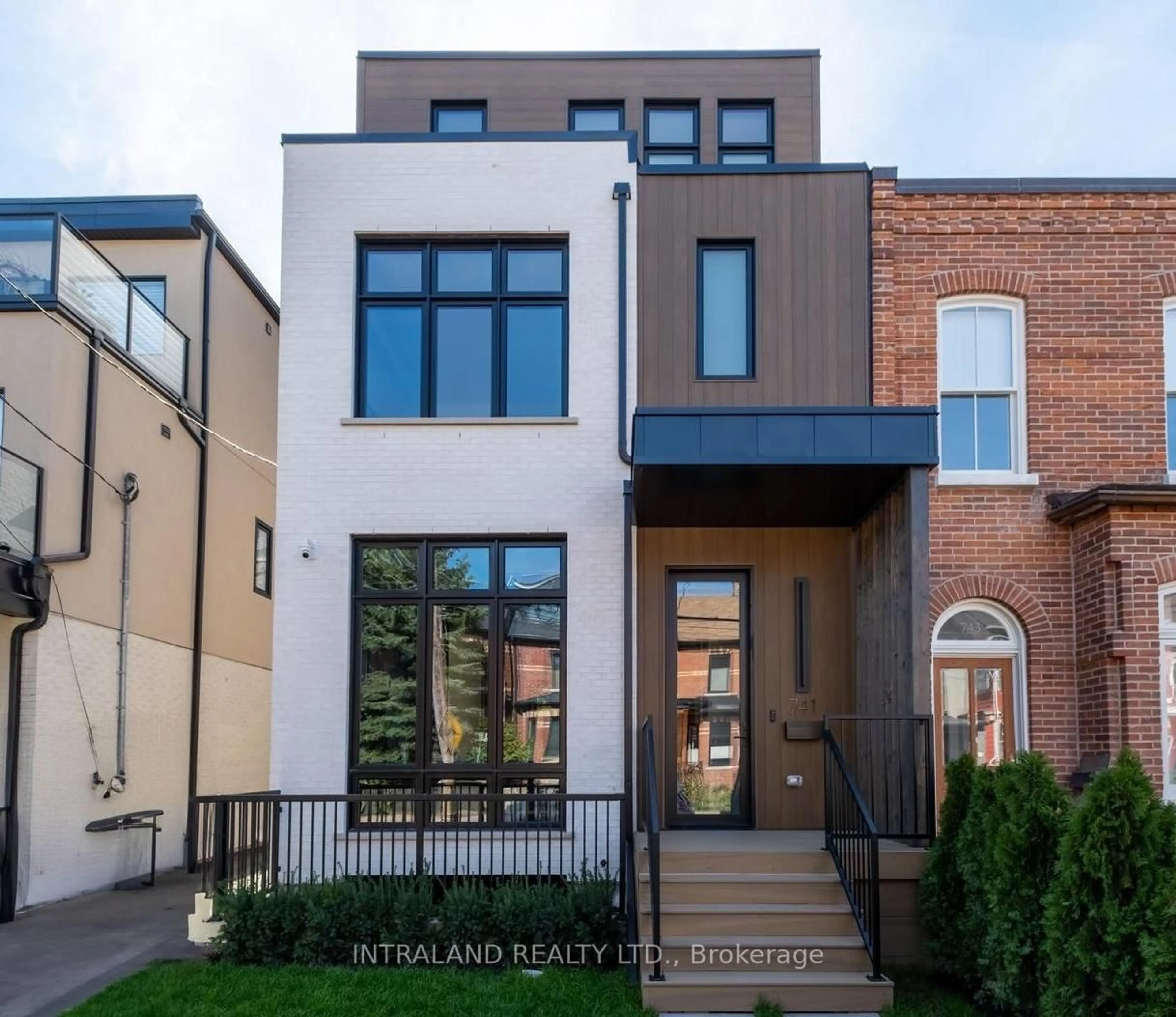 Home with brick exterior material, street for 741 Richmond St, Toronto Ontario M6J 1C4