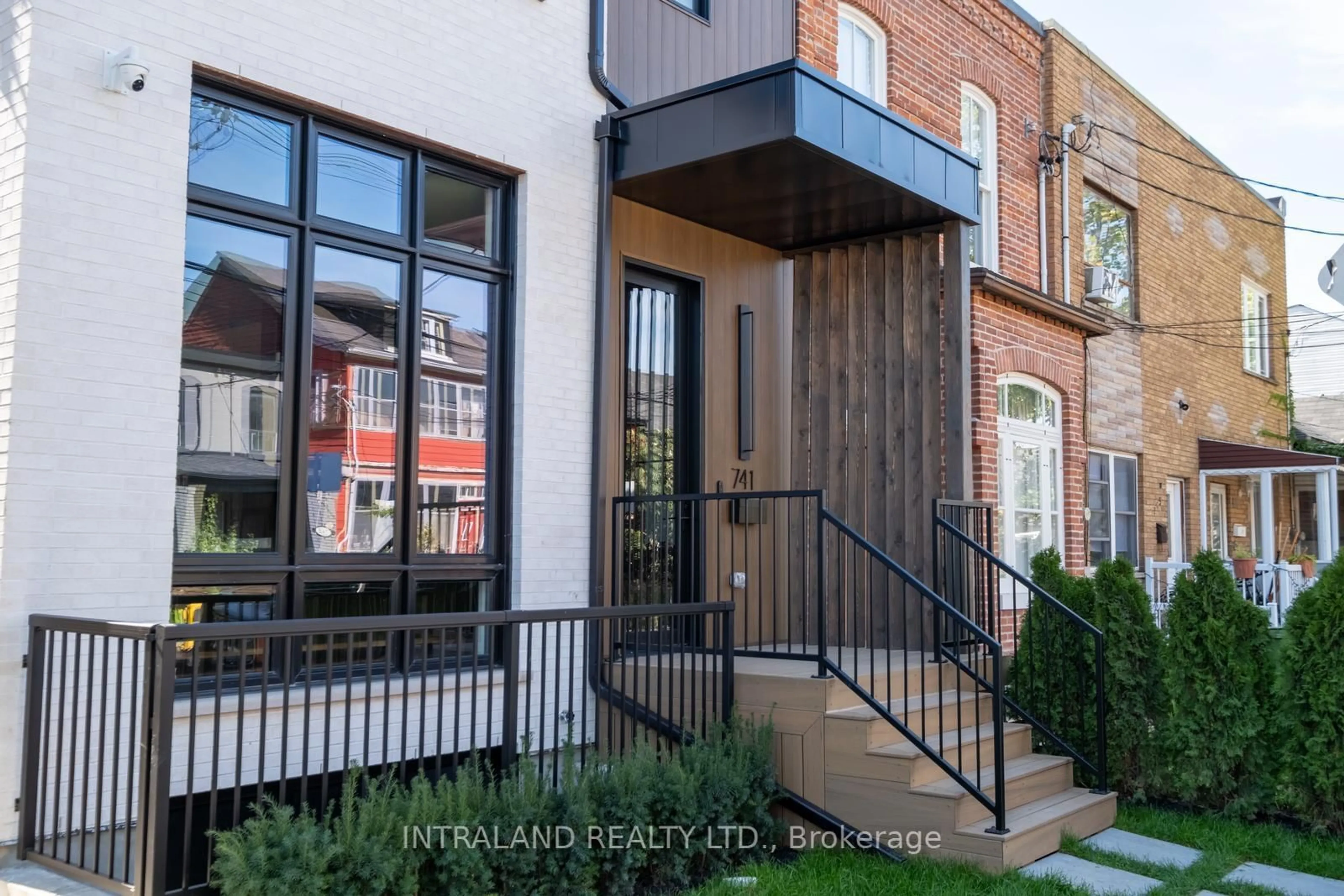 Home with brick exterior material, street for 741 Richmond St, Toronto Ontario M6J 1C4