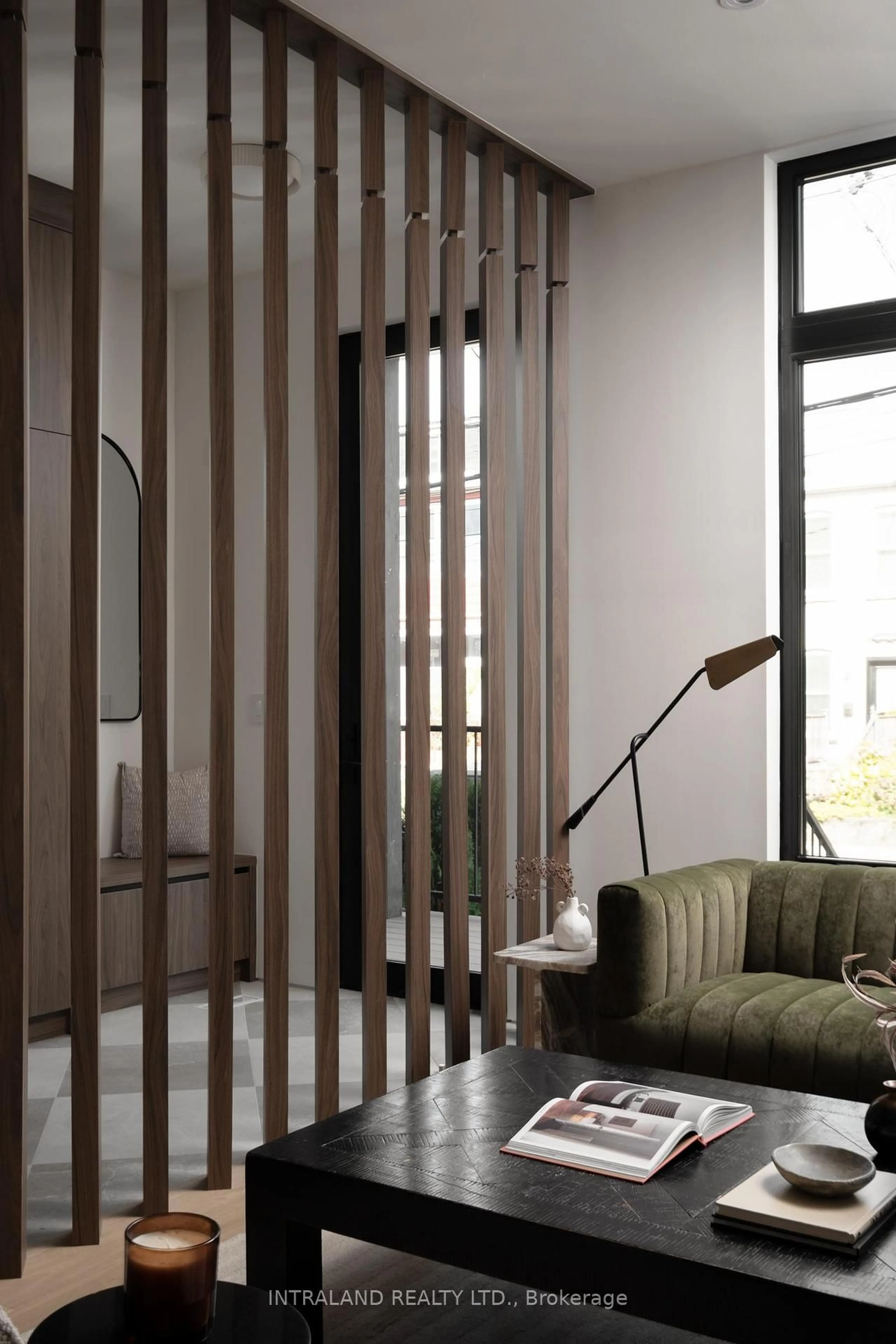 Indoor entryway for 741 Richmond St, Toronto Ontario M6J 1C4