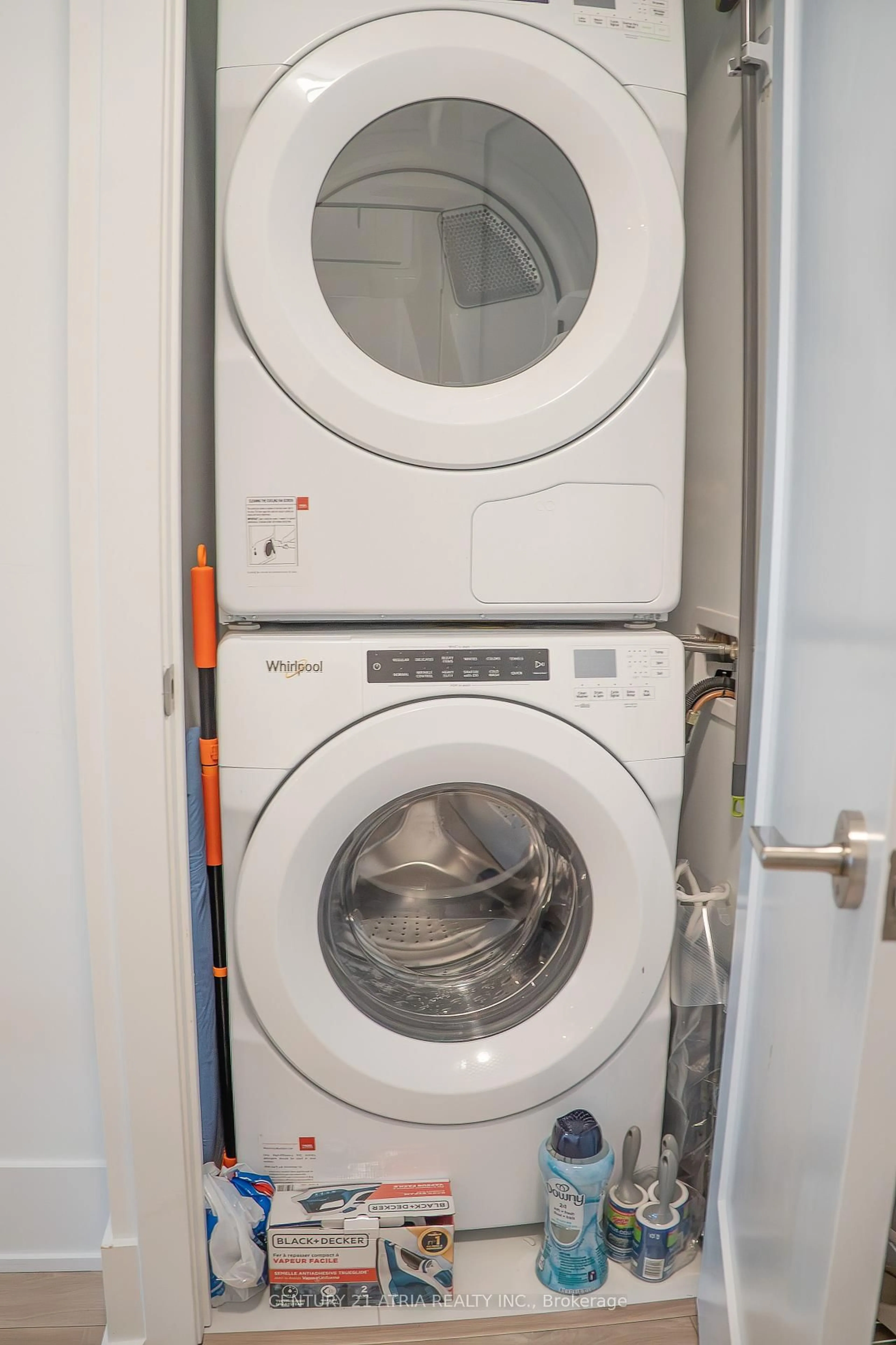 Laundry room for 470 Front St #1311, Toronto Ontario M5V 0V6