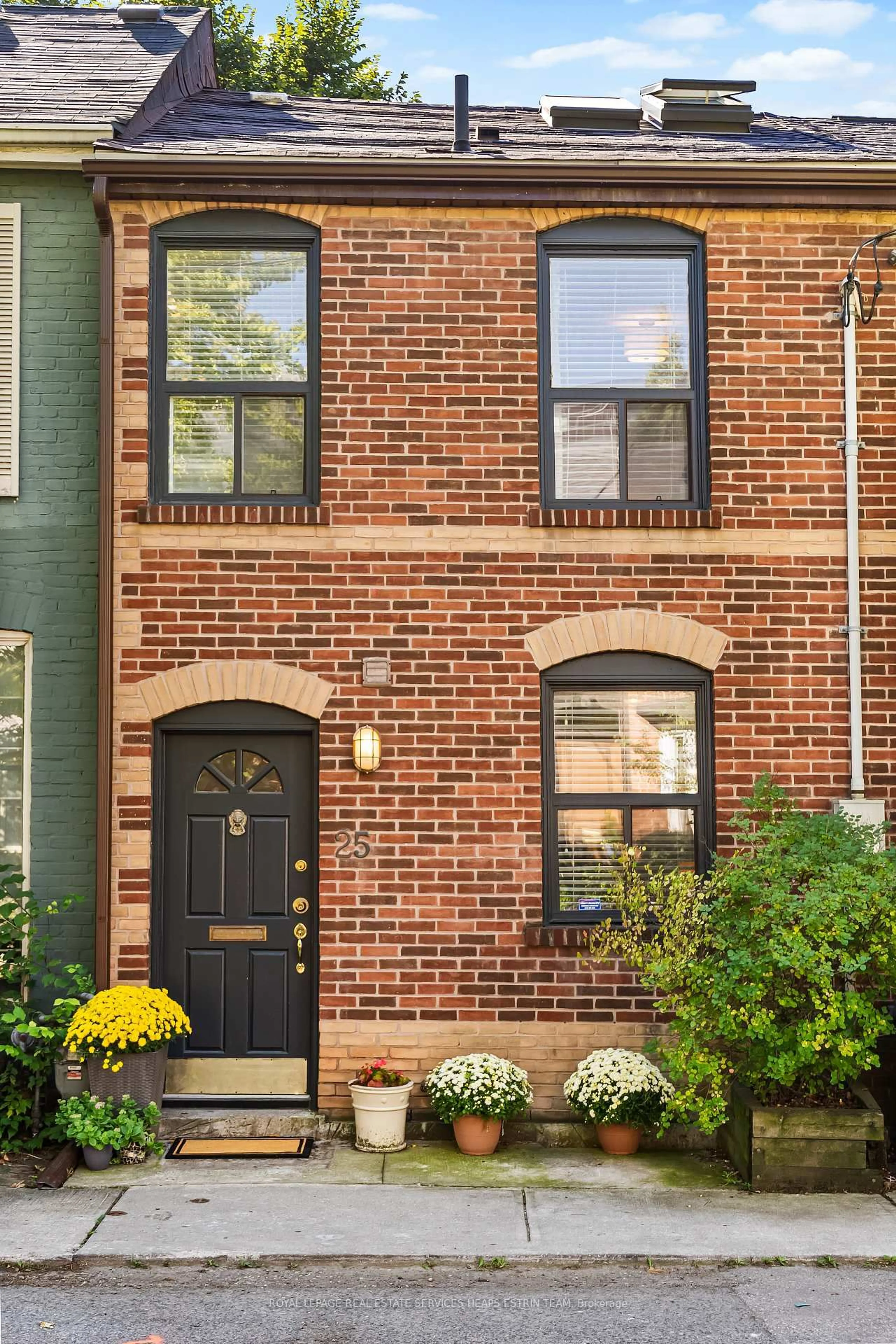 Home with brick exterior material, street for 25 Bishop St, Toronto Ontario M5R 1N3