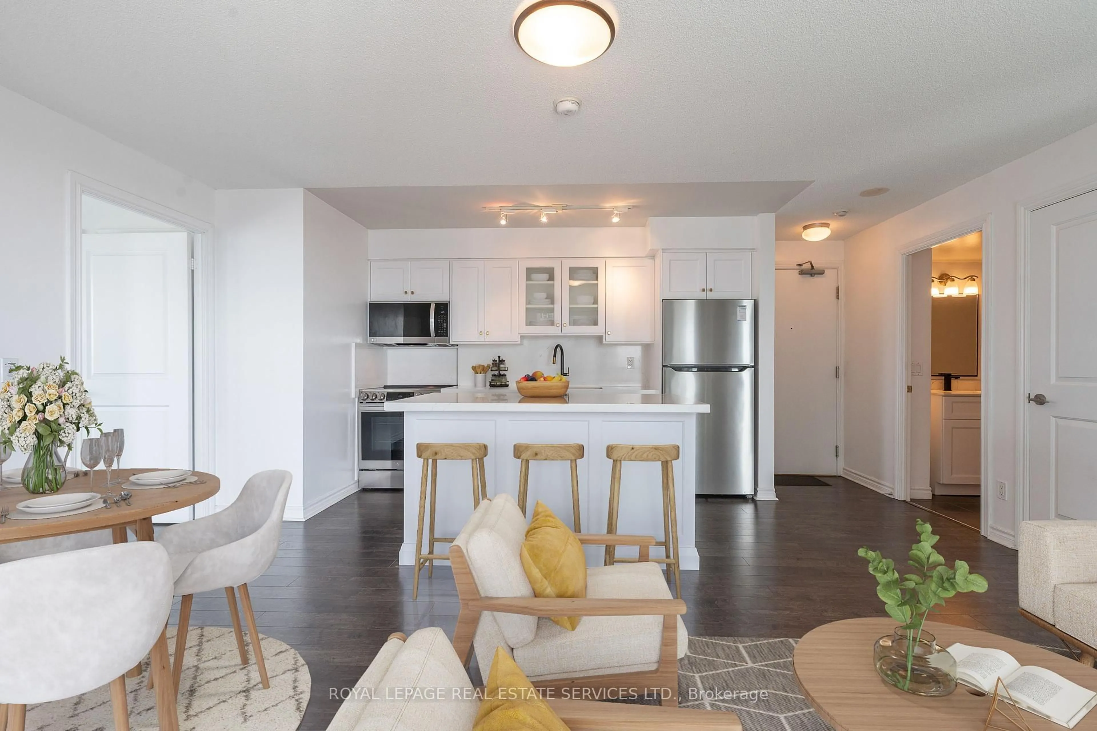 Open concept kitchen, unknown for 100 Western Battery Rd #1807, Toronto Ontario M6K 3S2
