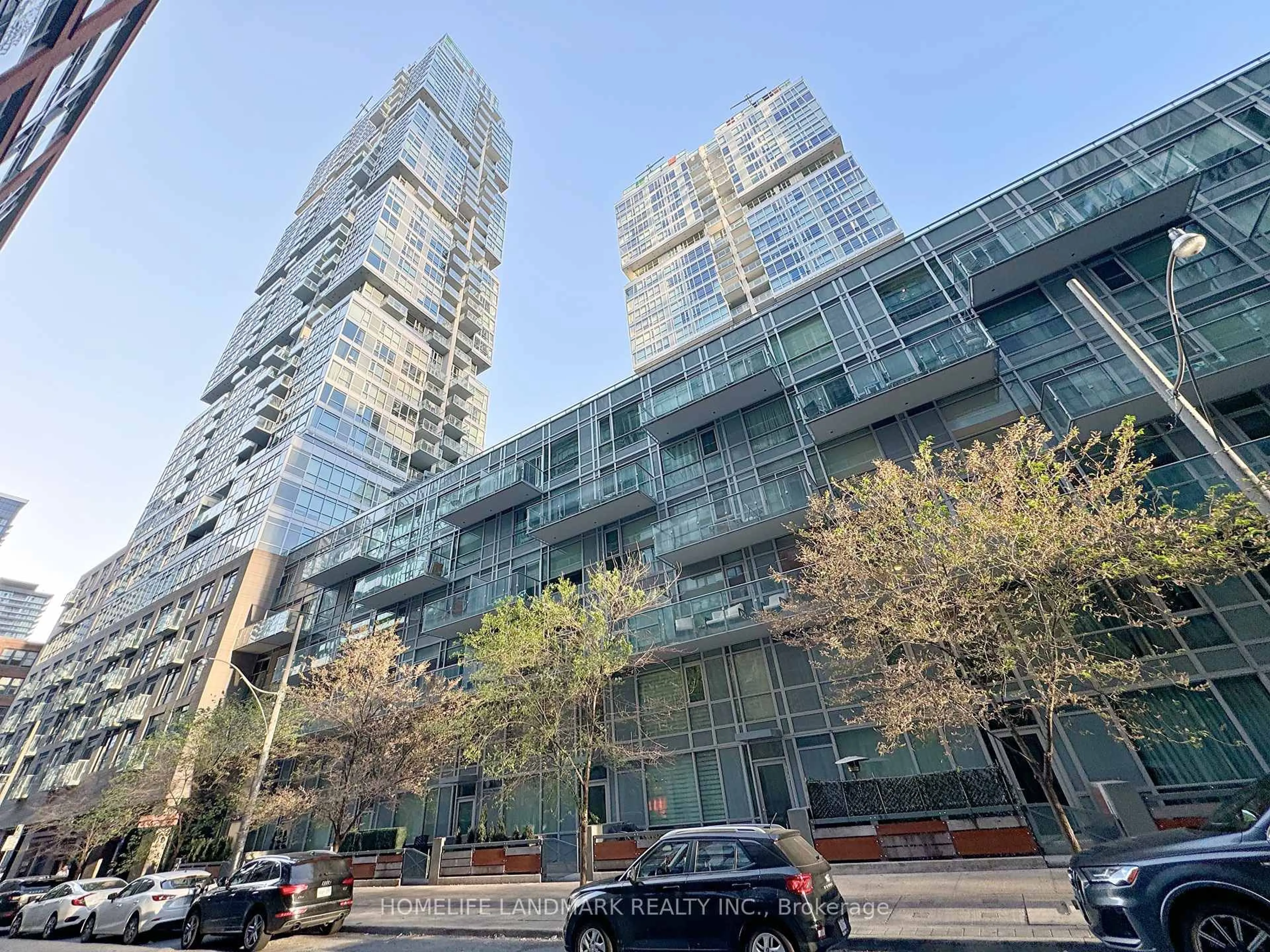 Indoor foyer for 30 Nelson St #418, Toronto Ontario M5V 0H5
