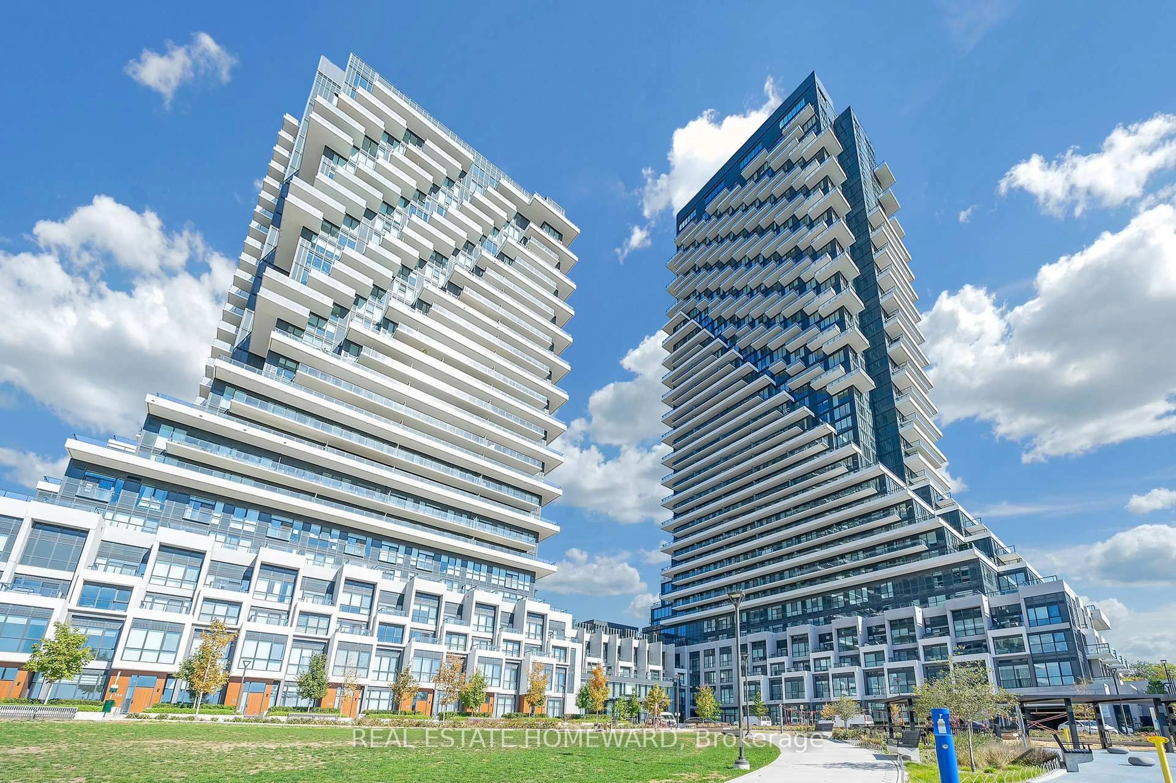 Patio, building for 20 Inn On The Park Dr #2039, Toronto Ontario M3C 0P8