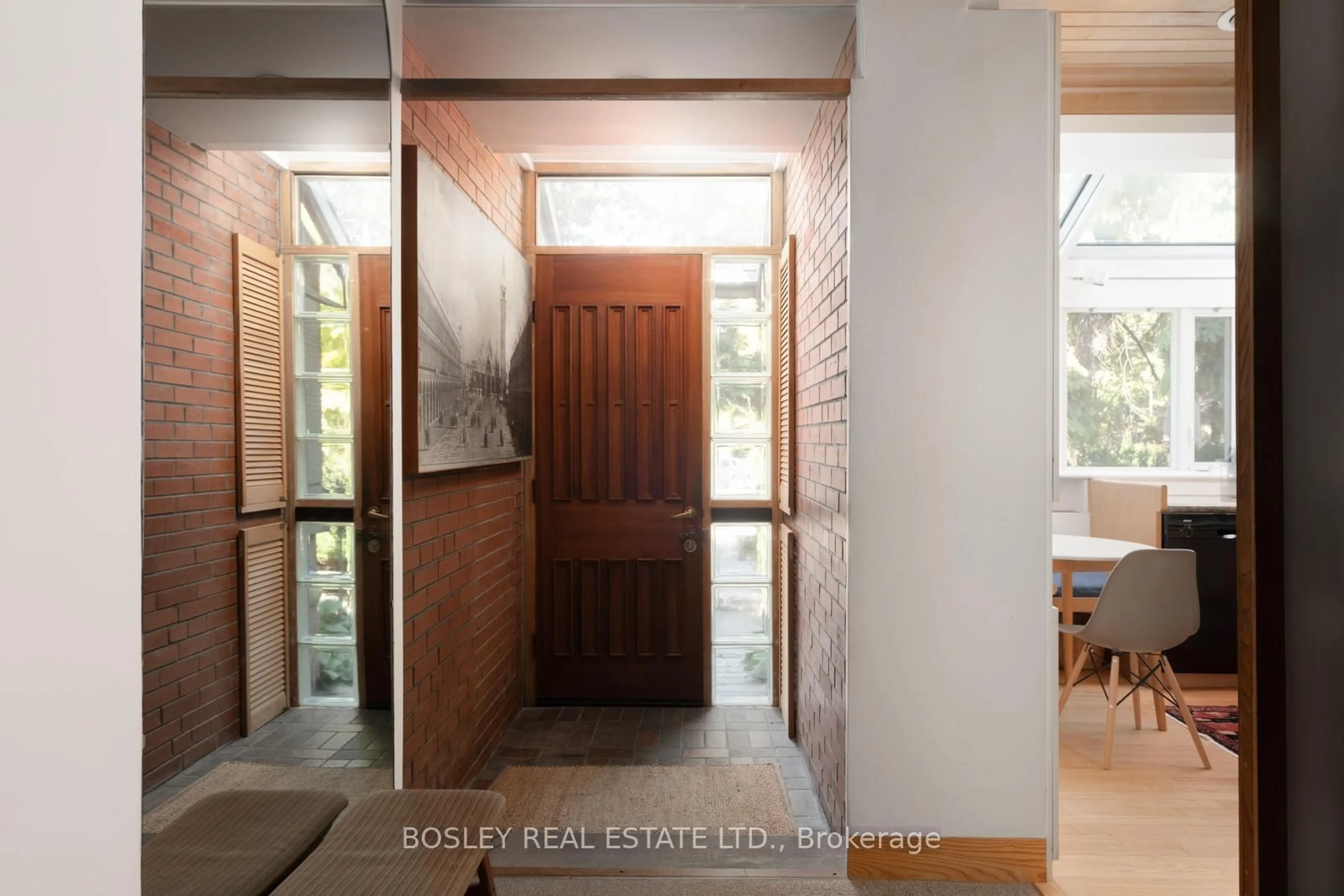 Indoor foyer for 169 Heath St, Toronto Ontario M4T 1S6