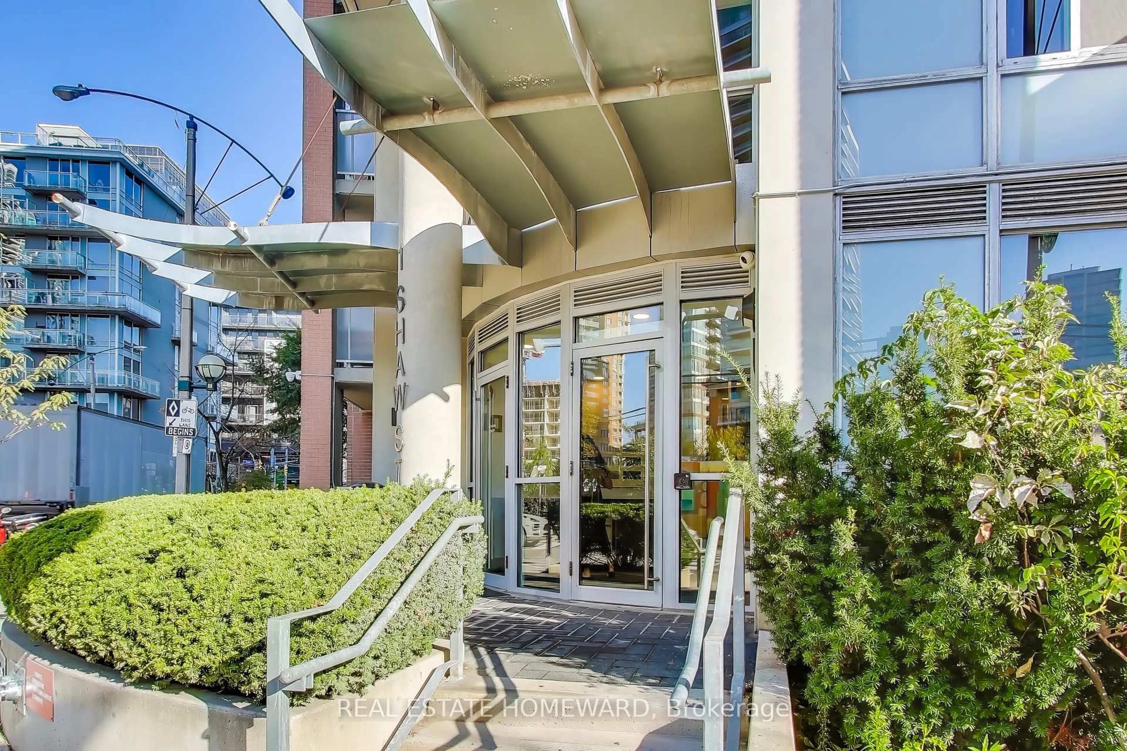 Indoor foyer for 1 Shaw St #1201, Toronto Ontario M6K 0A1