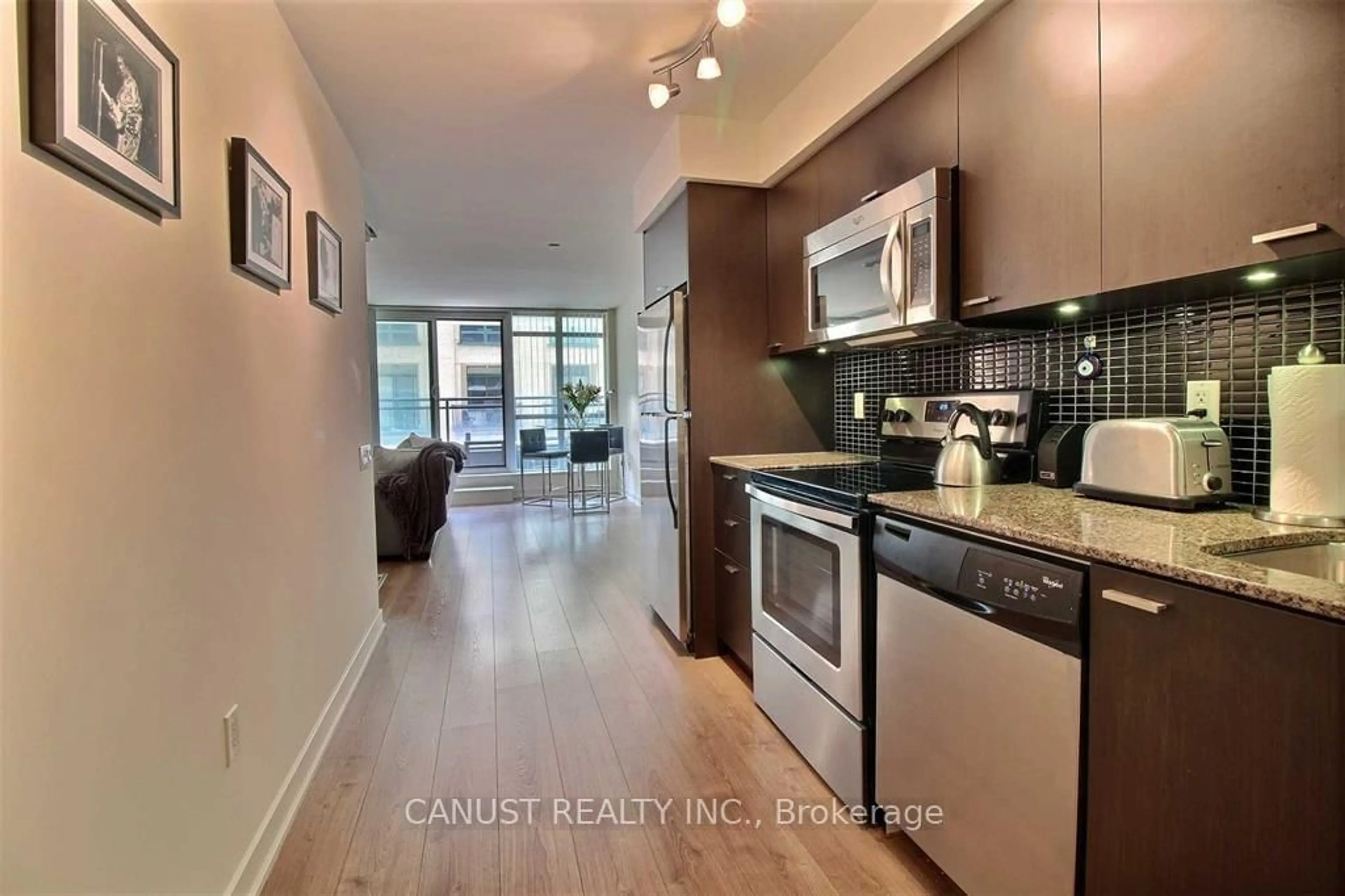 Open concept kitchen, unknown for 775 King St. St, Toronto Ontario M5V 2K3