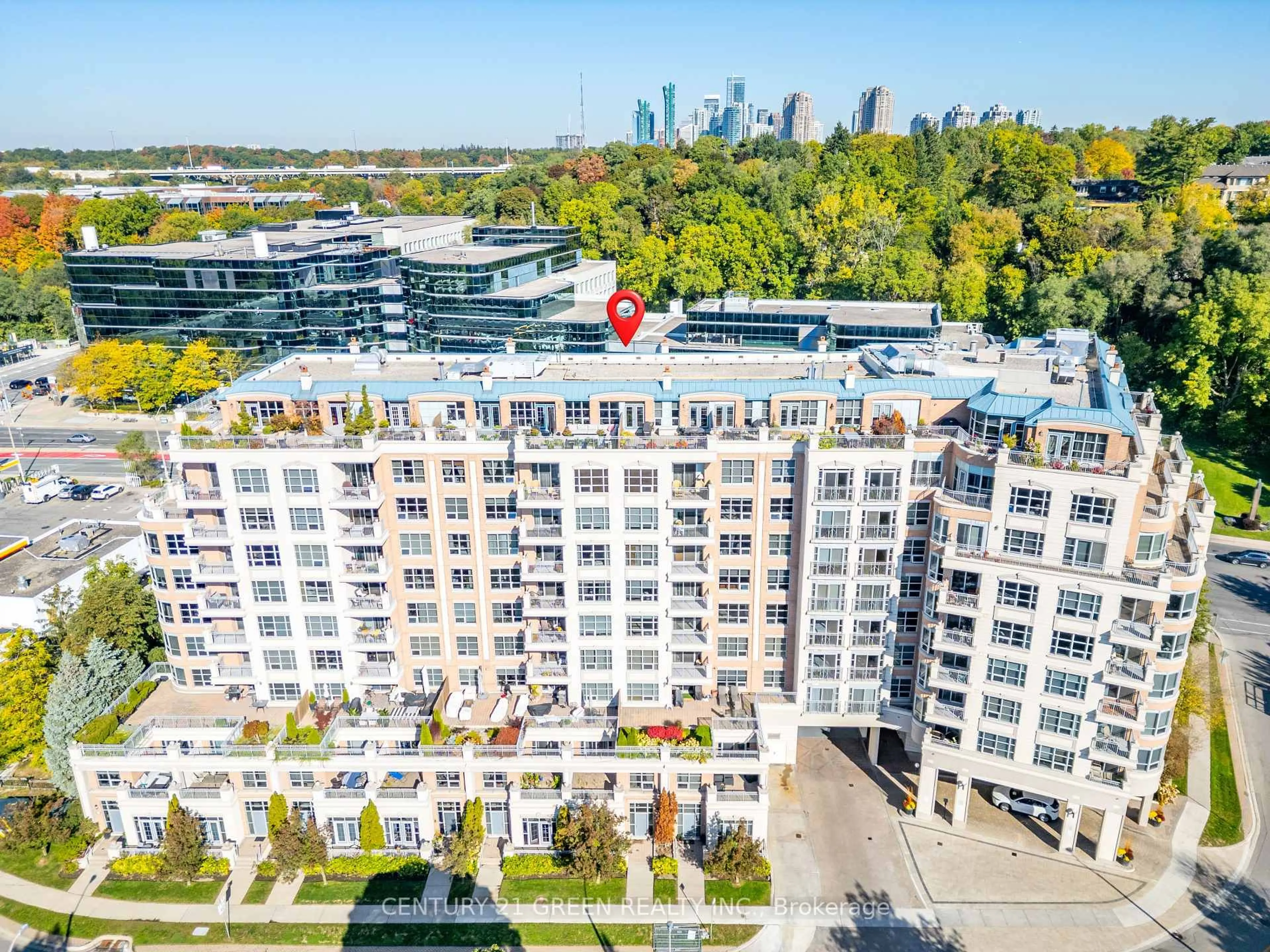 A pic from outside/outdoor area/front of a property/back of a property/a pic from drone, city buildings view from balcony for 10 Old York Mills Rd #402, Toronto Ontario M2P 2G9