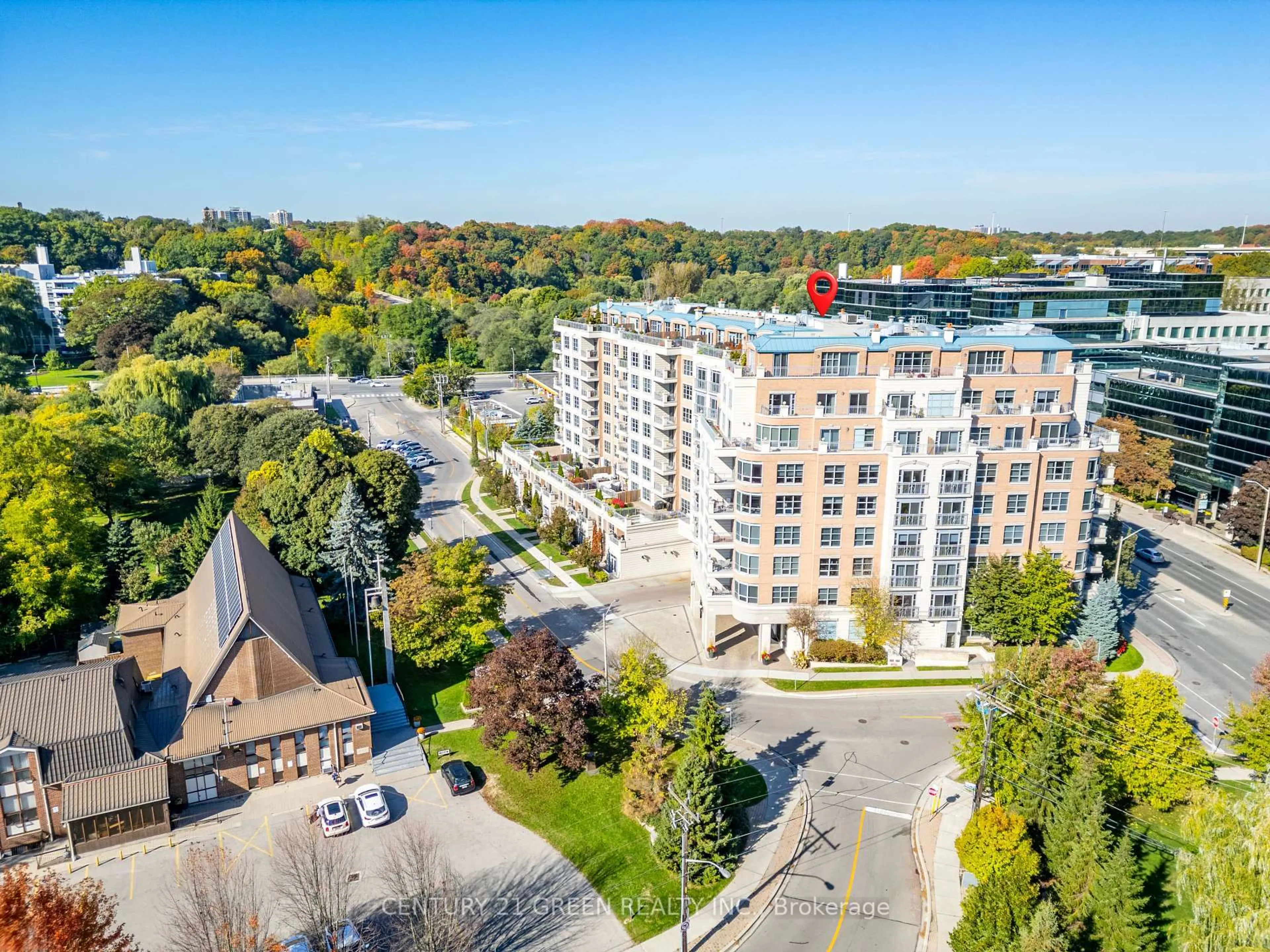 A pic from outside/outdoor area/front of a property/back of a property/a pic from drone, city buildings view from balcony for 10 Old York Mills Rd #402, Toronto Ontario M2P 2G9