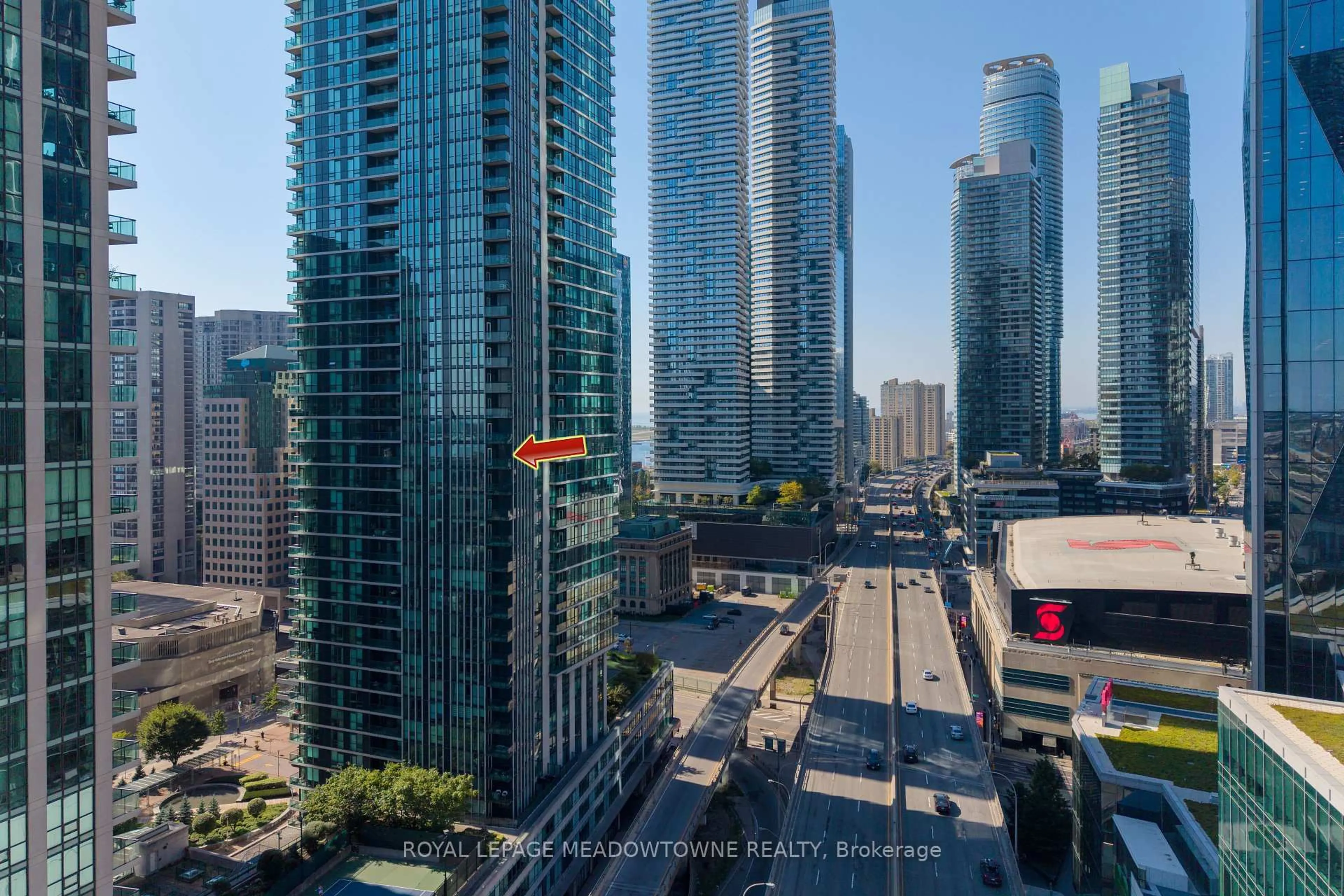 A pic from outside/outdoor area/front of a property/back of a property/a pic from drone, city buildings view from balcony for 18 Harbour St #1805, Toronto Ontario M5J 2Z6