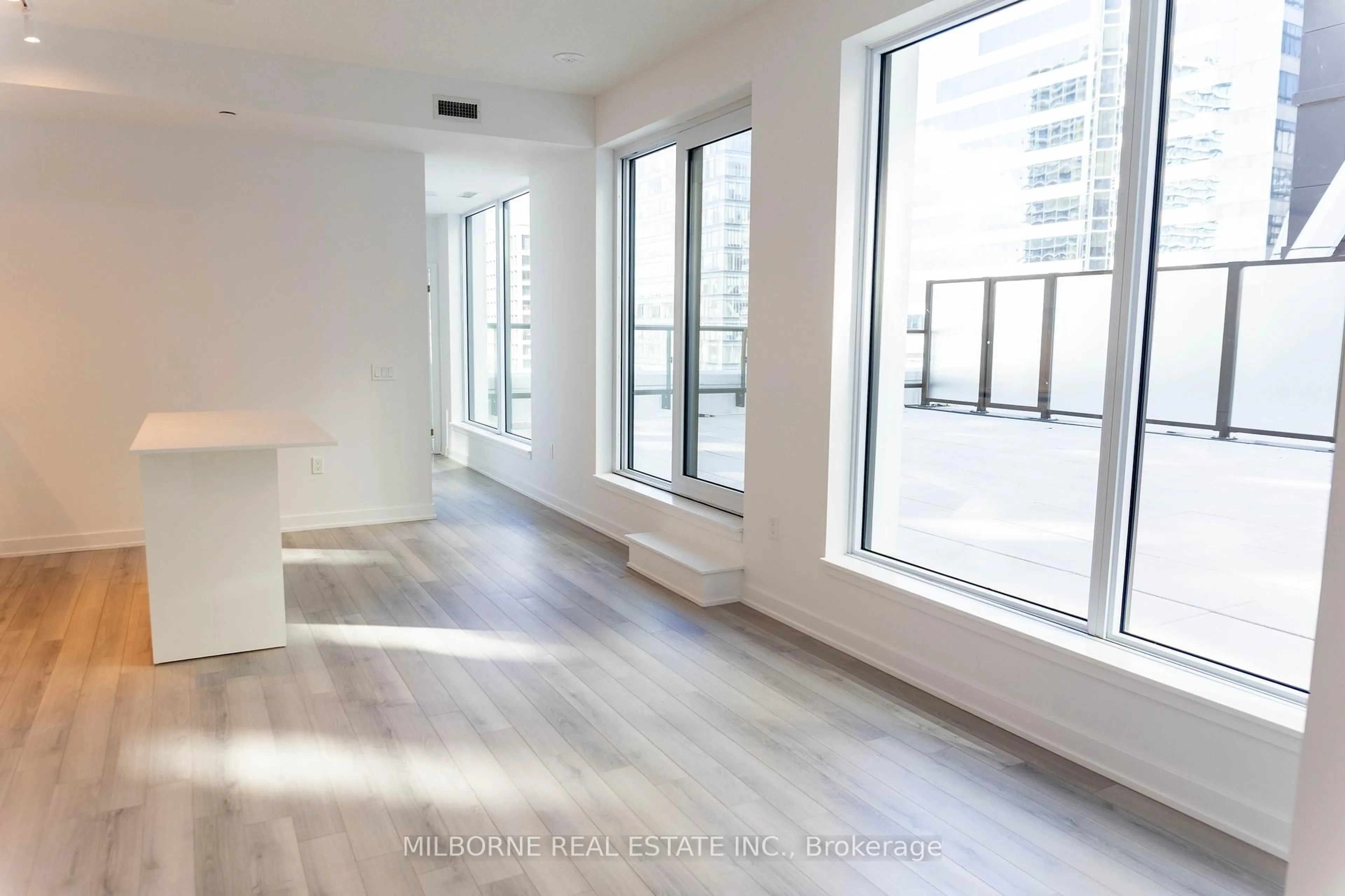 A pic of a room for 121 St. Patrick St #1216, Toronto Ontario M5T 3C1