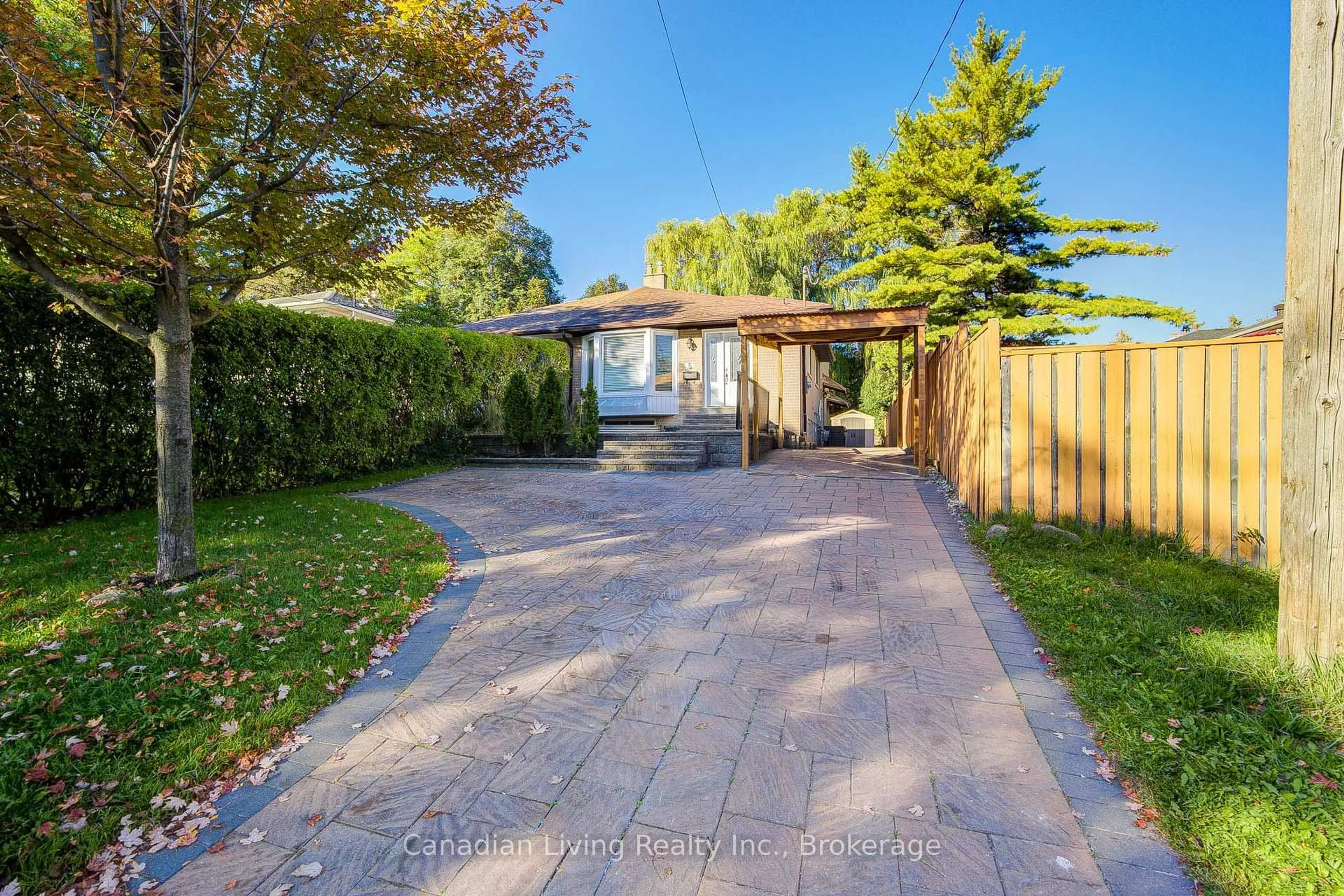 Patio, street for 5 Northey Dr, Toronto Ontario M2L 2S9