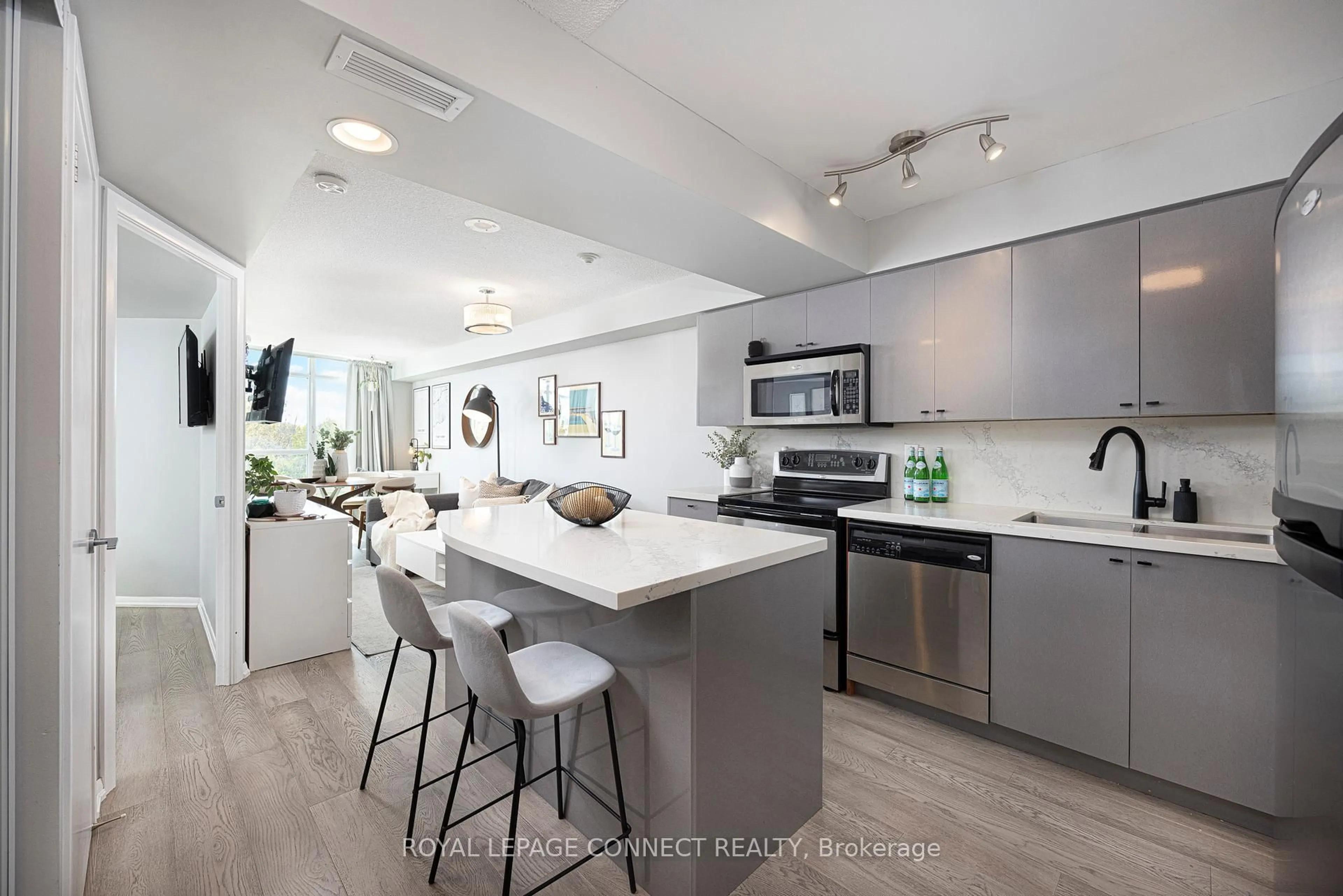 Open concept kitchen, unknown for 231 Fort York Blvd #609, Toronto Ontario M5V 1B2