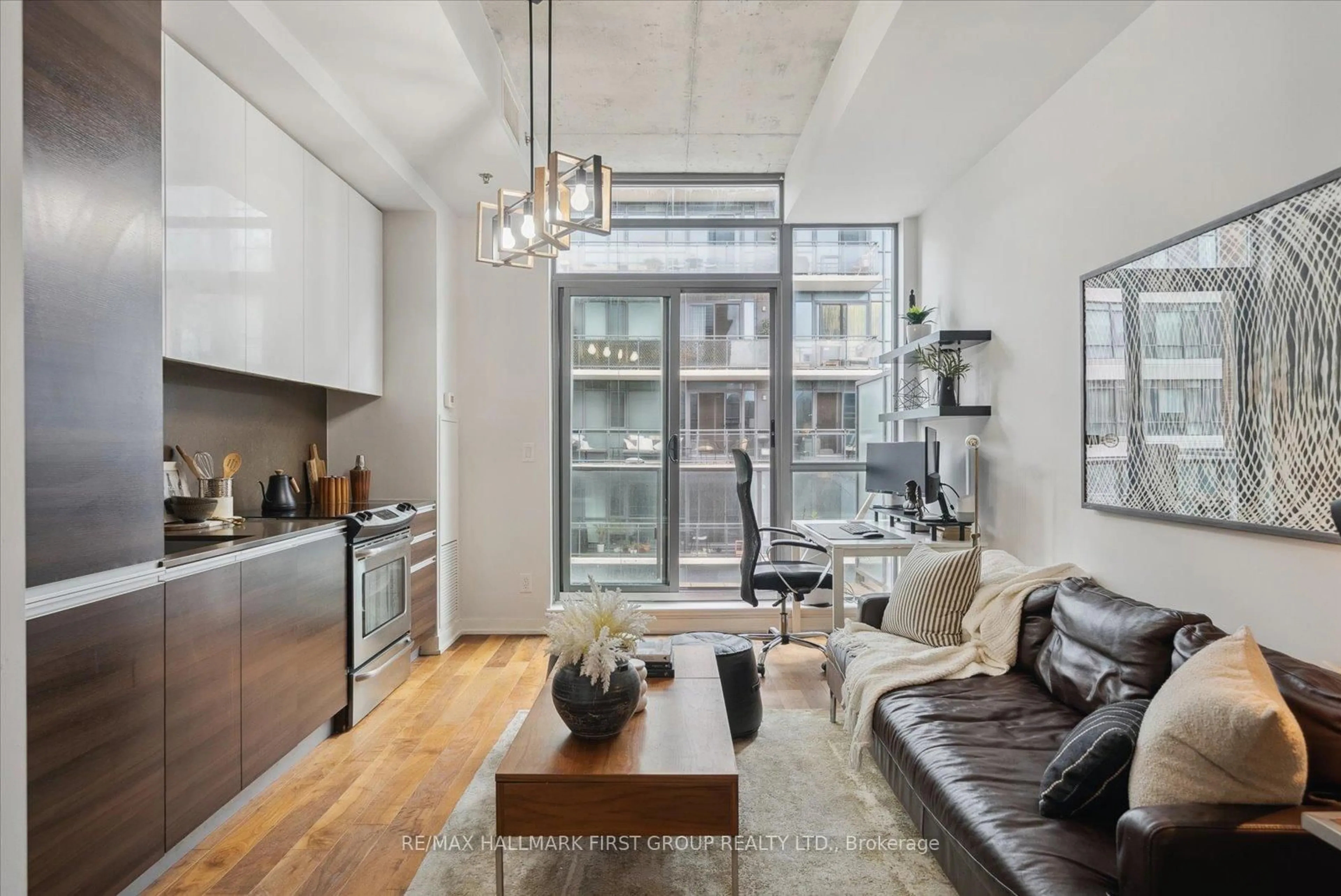 Unknown for 8 Gladstone Ave #602, Toronto Ontario M6J 0B3