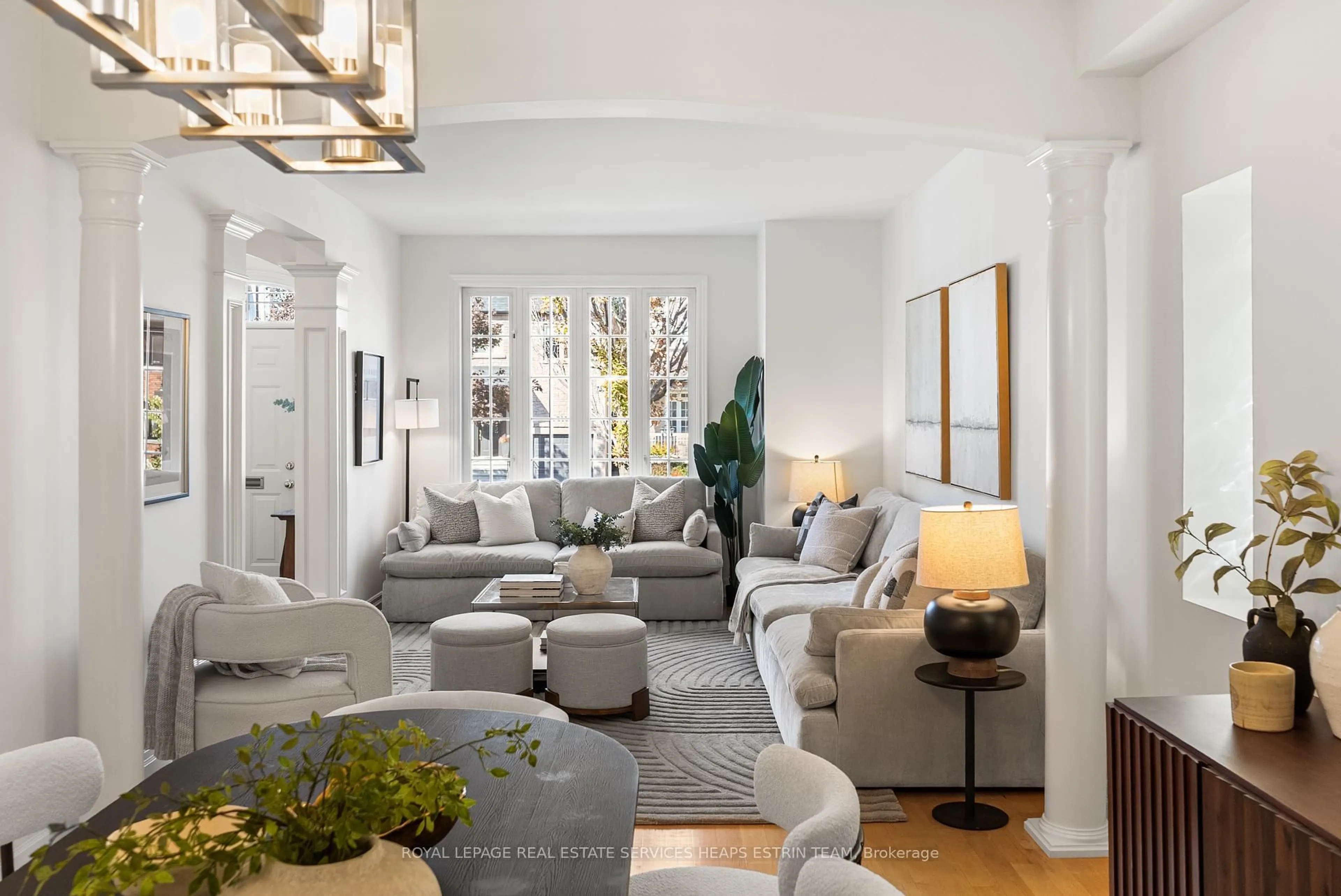 Living room with furniture, unknown for 507 Broadway Ave, Toronto Ontario M4G 2R7