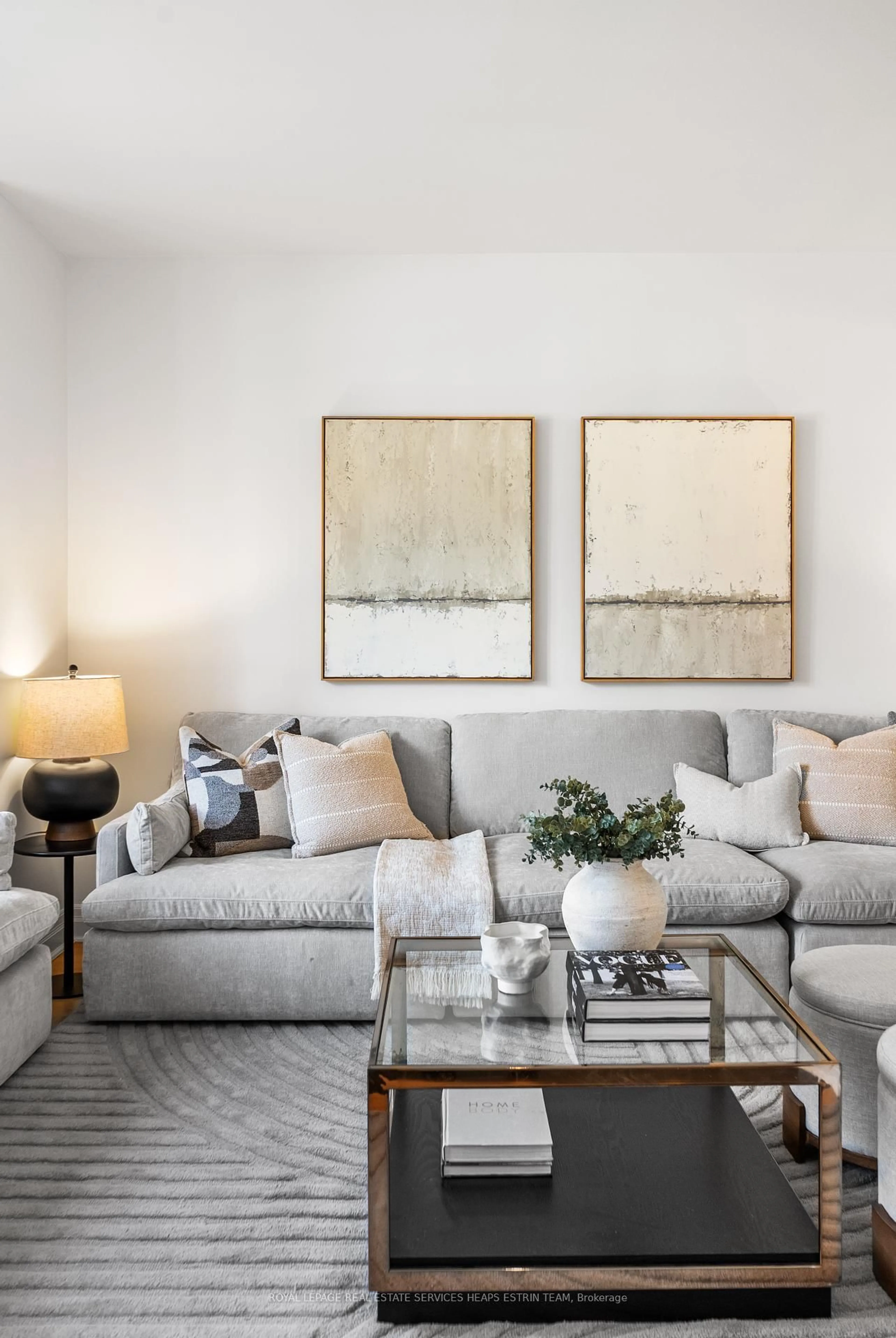 Living room with furniture, unknown for 507 Broadway Ave, Toronto Ontario M4G 2R7