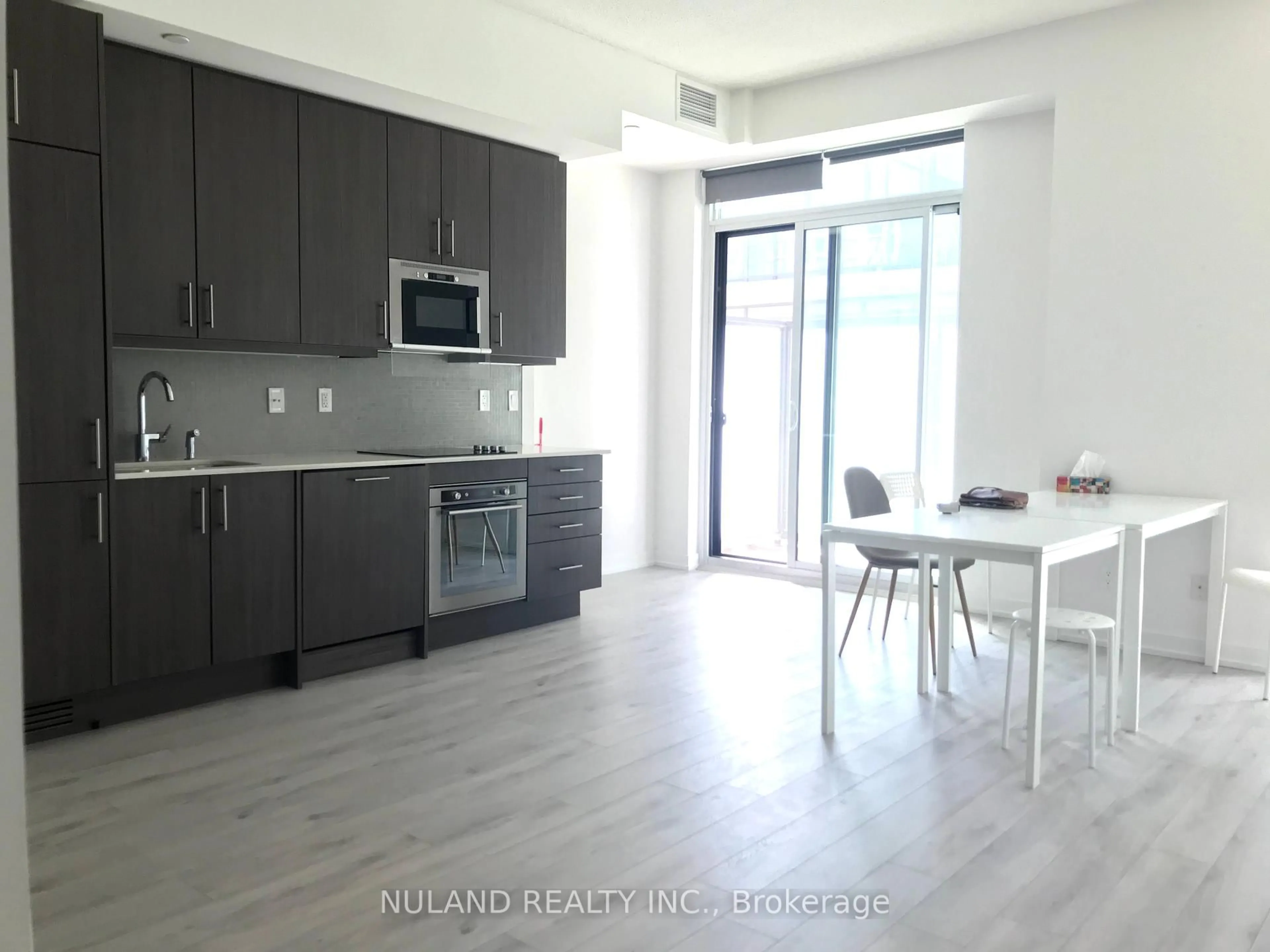 Unknown for 297 College St #521, Toronto Ontario M5T 1S2
