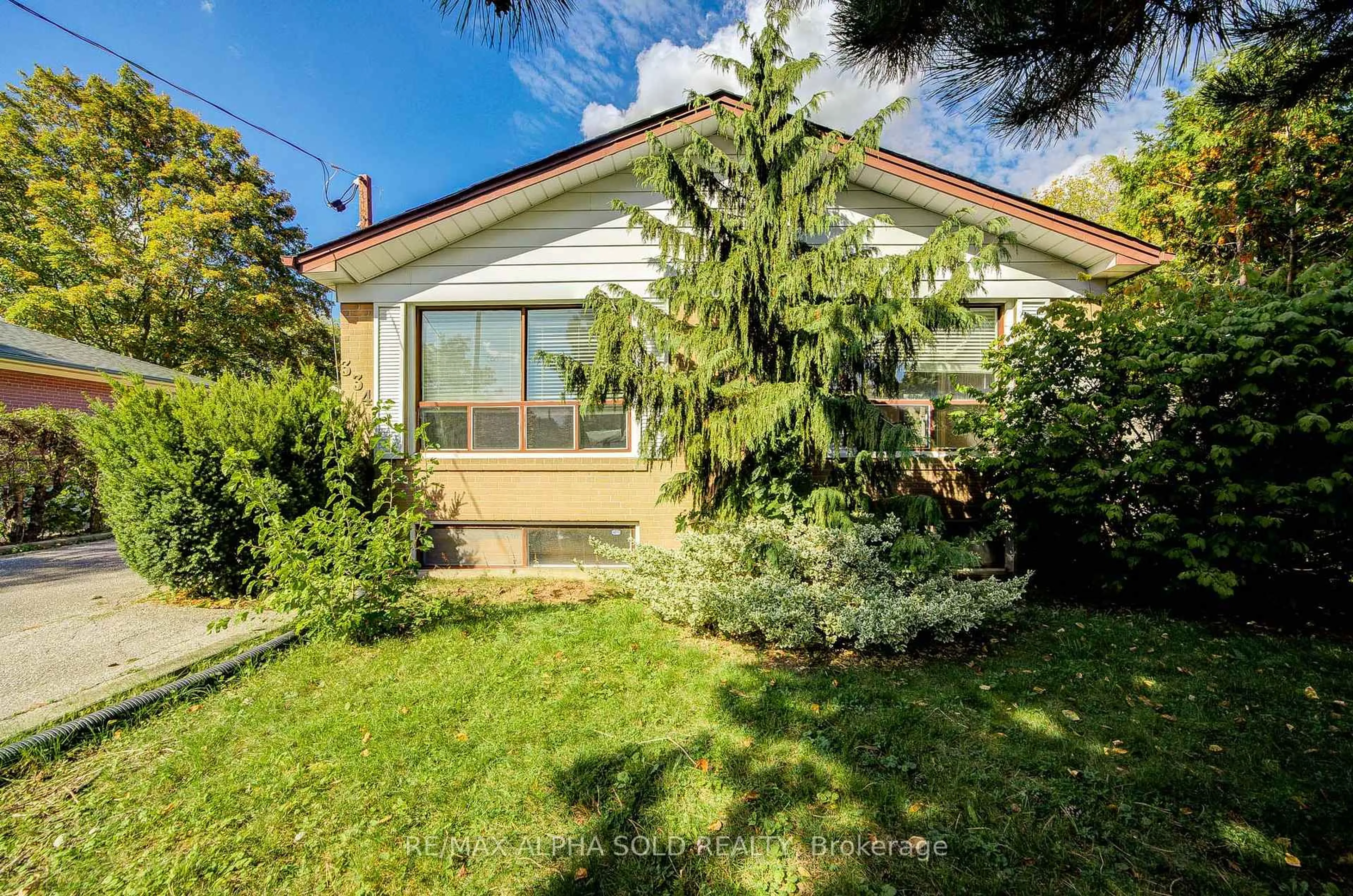Unknown for 334 Moore Park Ave, Toronto Ontario M2R 2R6