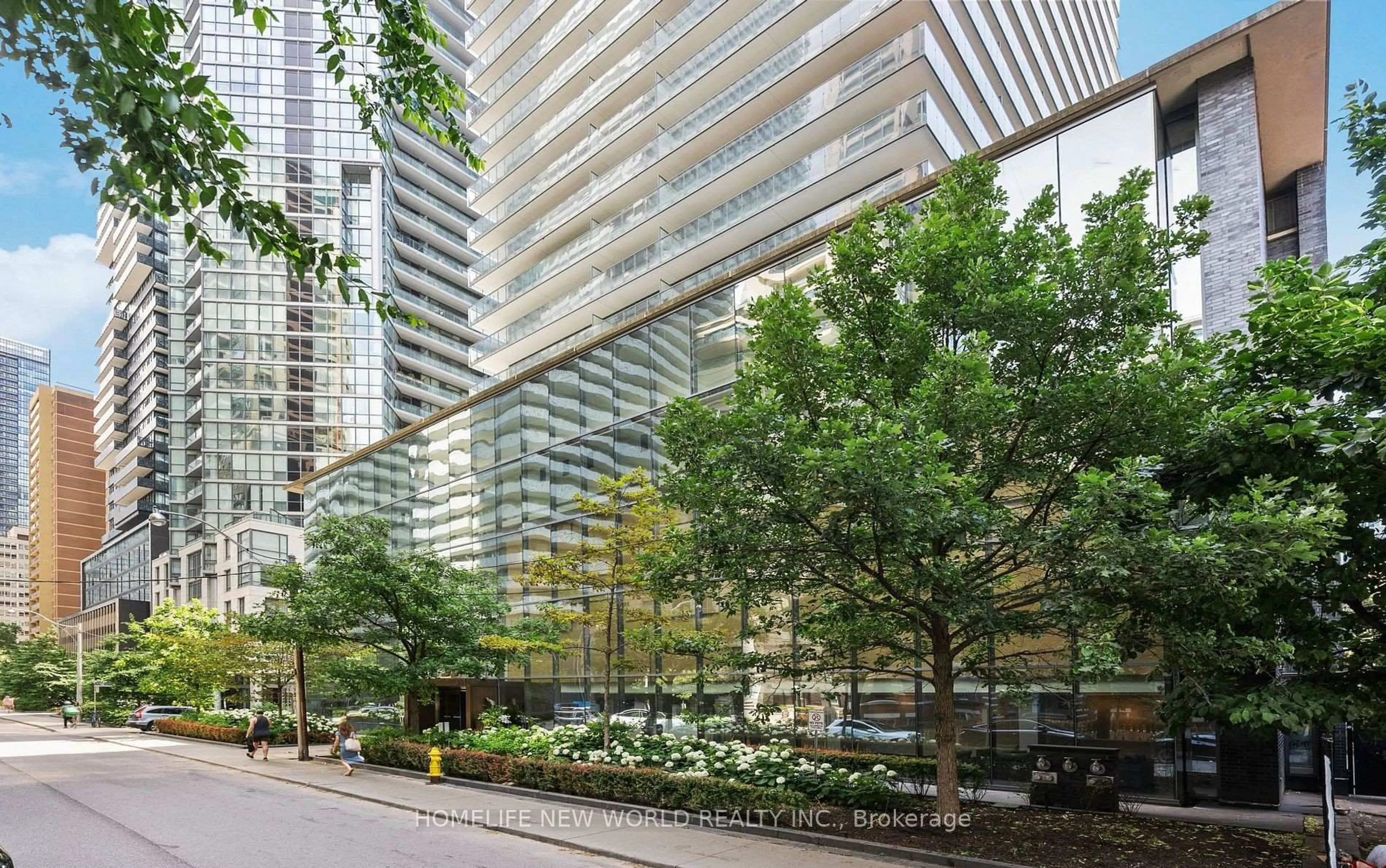 Patio, street for 33 Charles St #2109, Toronto Ontario M4Y 0A2