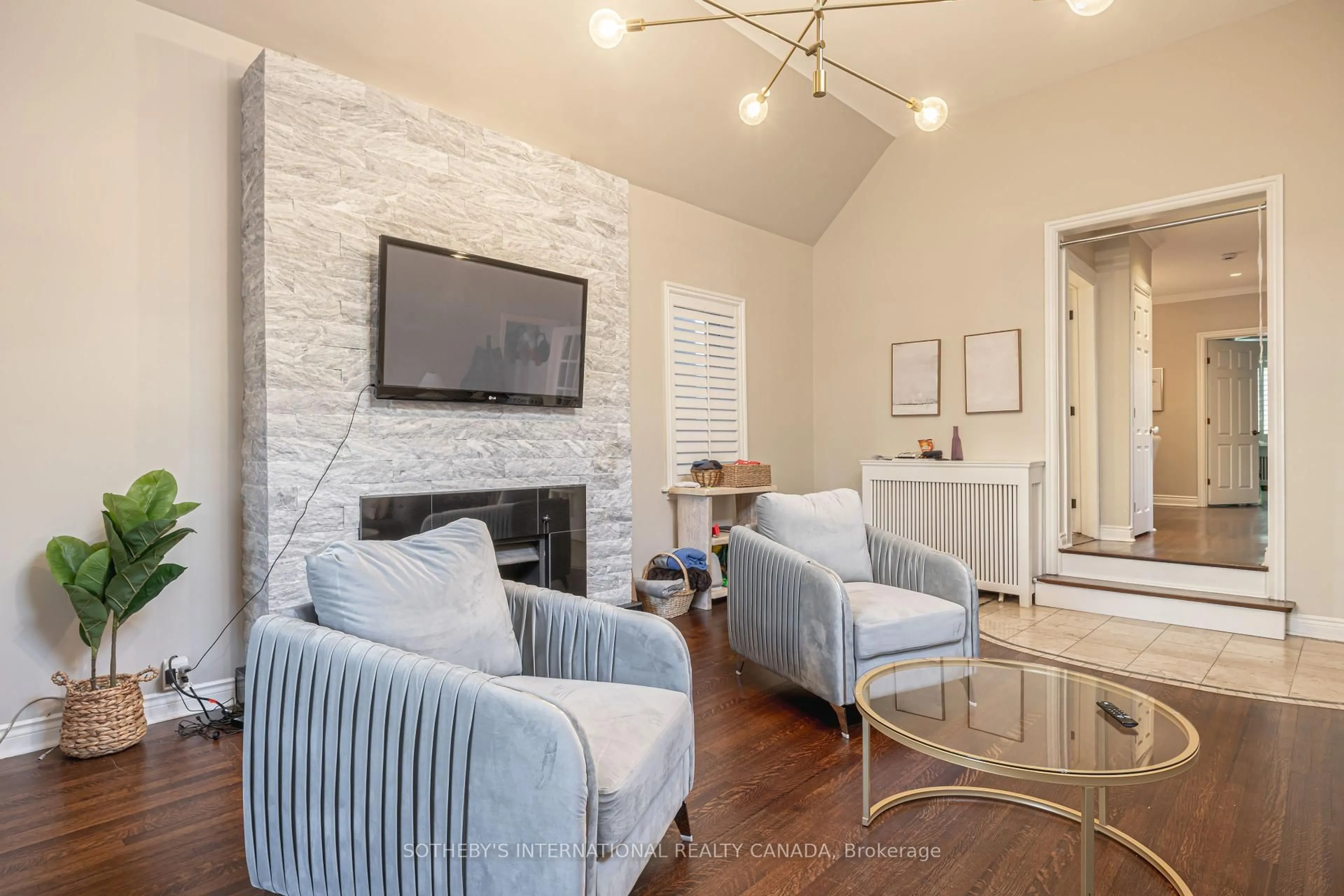Living room with furniture, unknown for 65 St Germain Ave, Toronto Ontario M5M 1V9