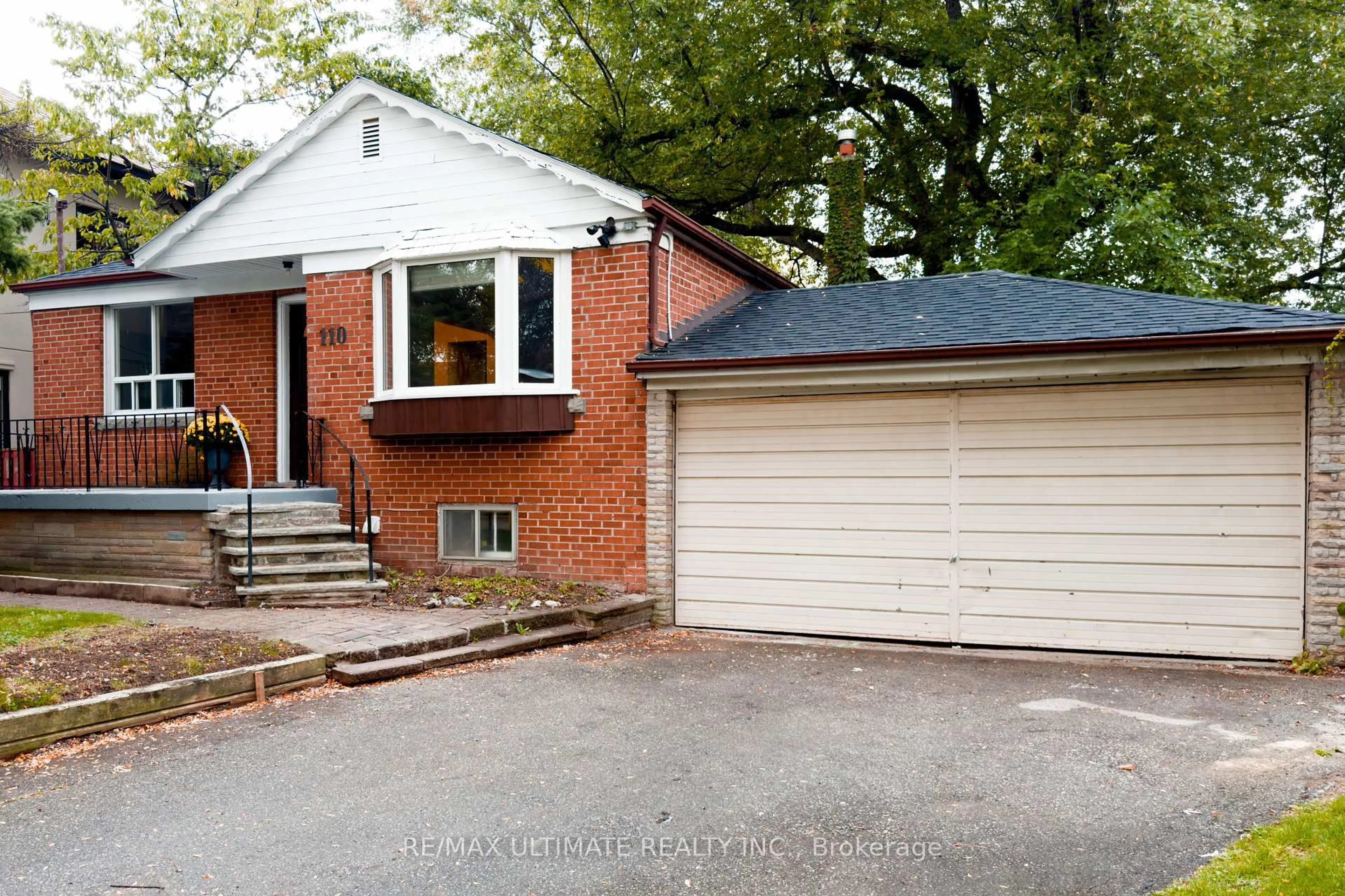 Home with brick exterior material, street for 110 De Quincy Blvd, Toronto Ontario M3H 1Y9
