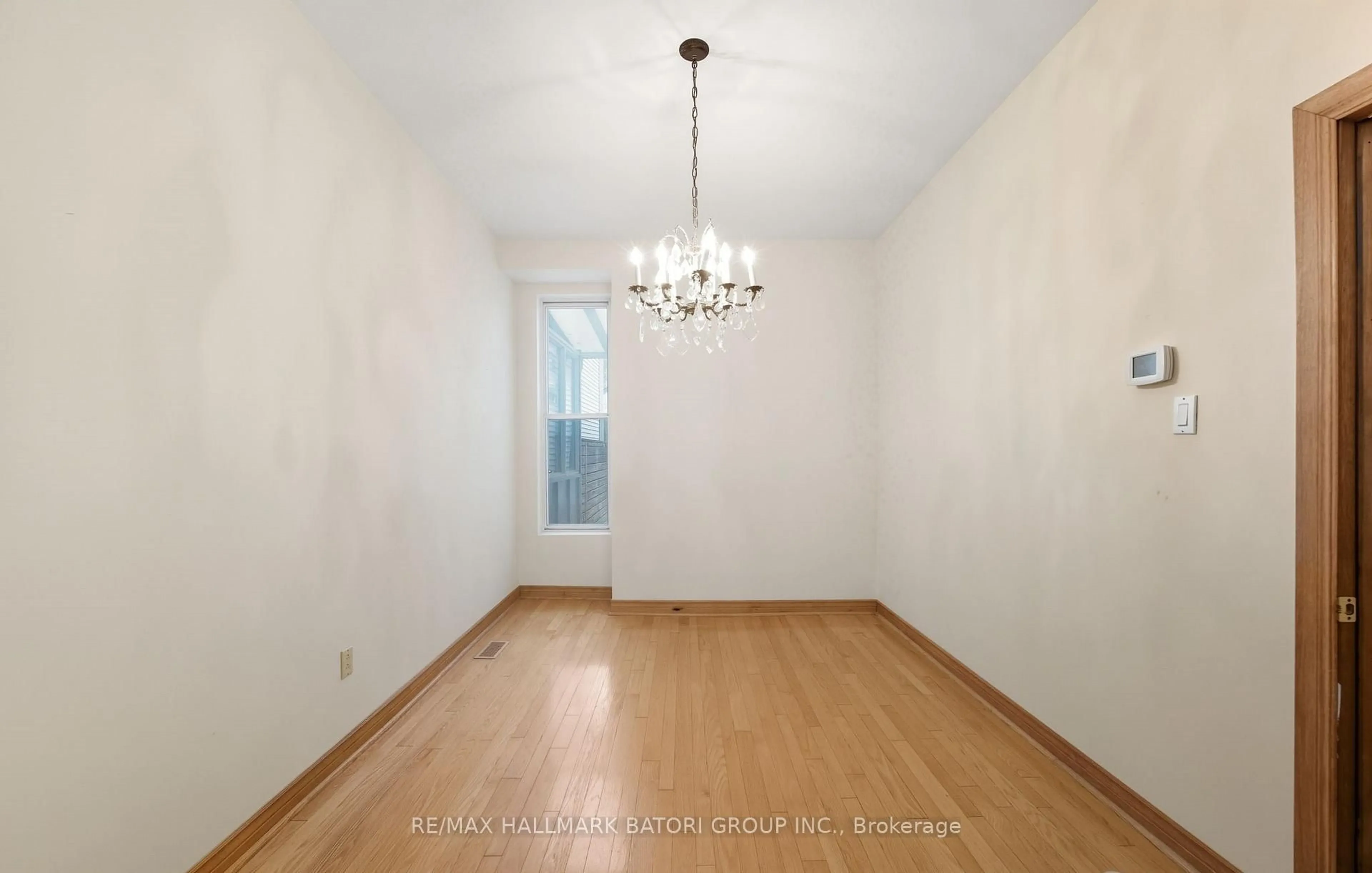 A pic of a room for 109 Robert St, Toronto Ontario M5S 2K5