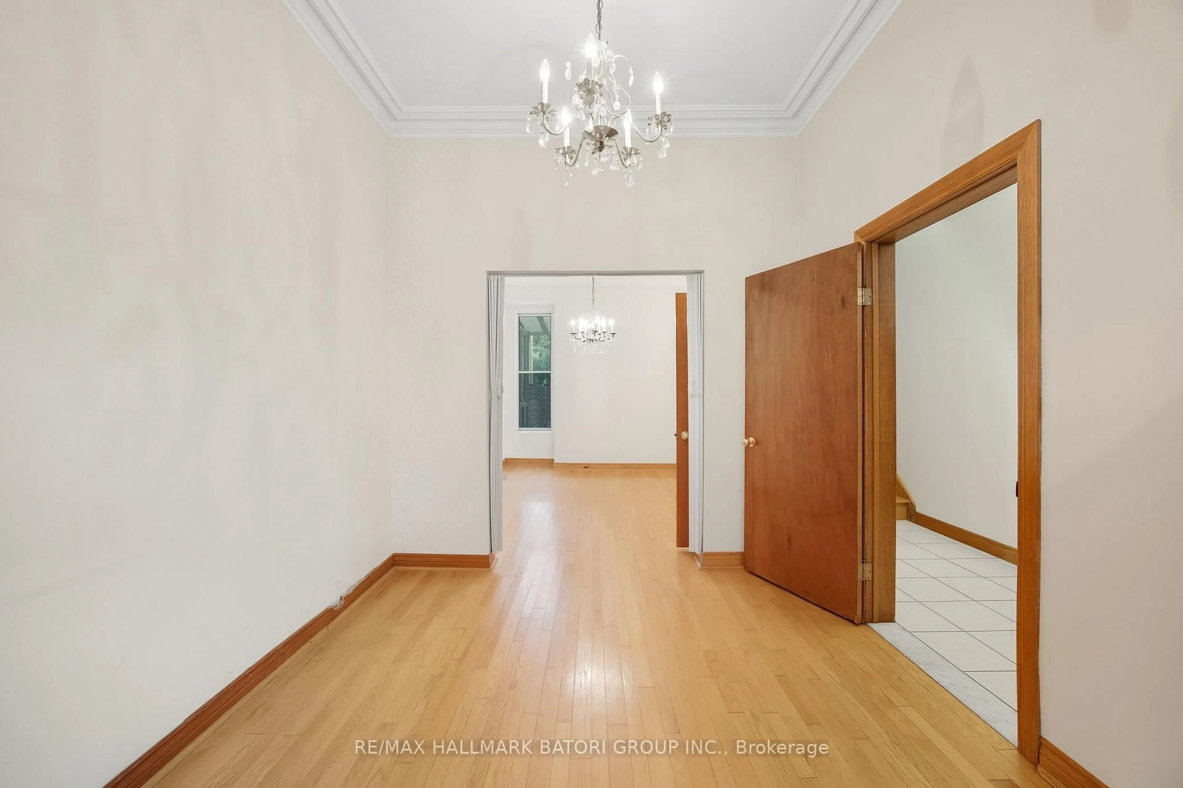 A pic of a room for 109 Robert St, Toronto Ontario M5S 2K5