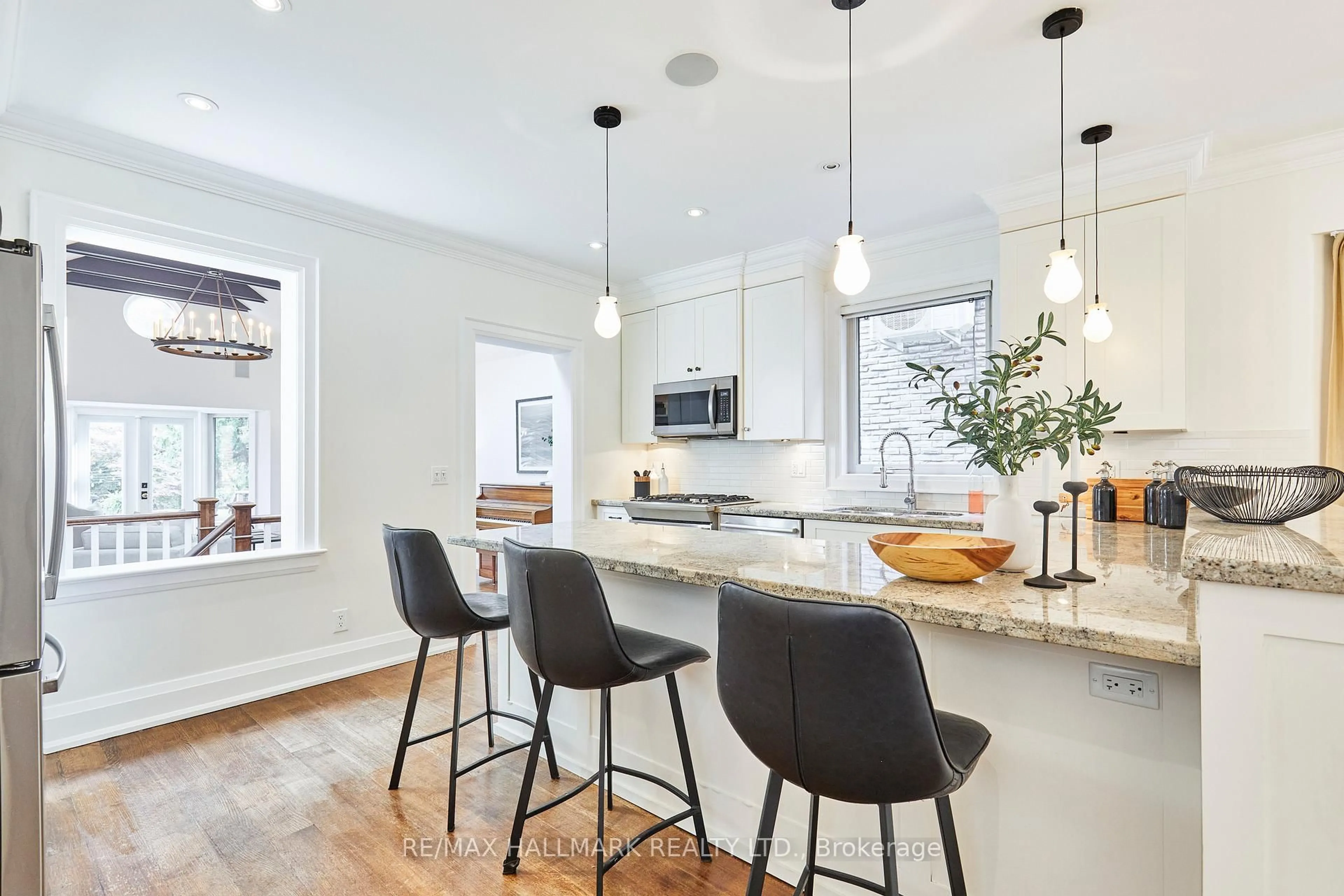 Open concept kitchen, unknown for 645 Balliol St, Toronto Ontario M4S 1E6