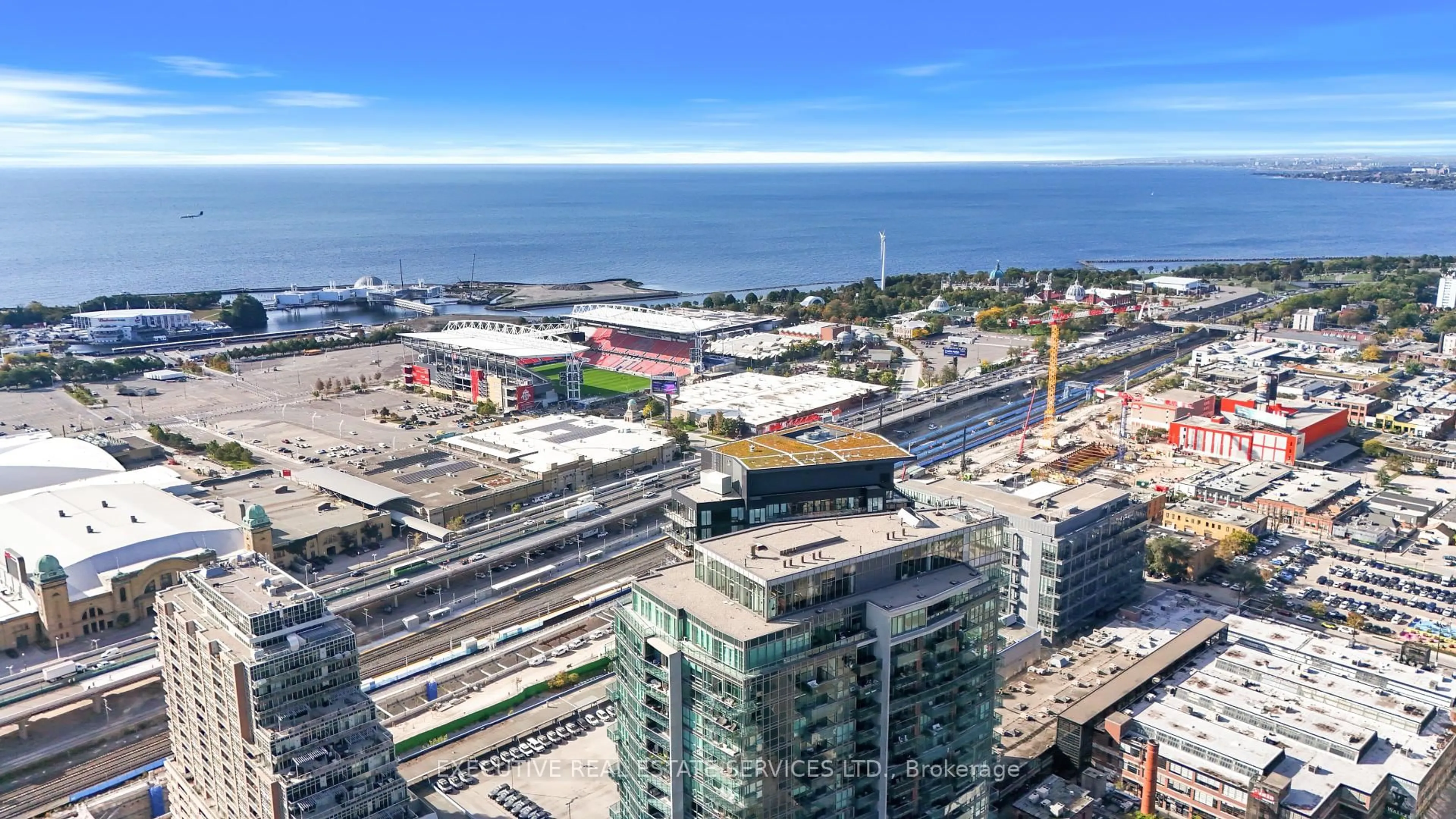 A pic from outside/outdoor area/front of a property/back of a property/a pic from drone, city buildings view from balcony for 150 East Liberty St #605, Toronto Ontario M6K 3R5