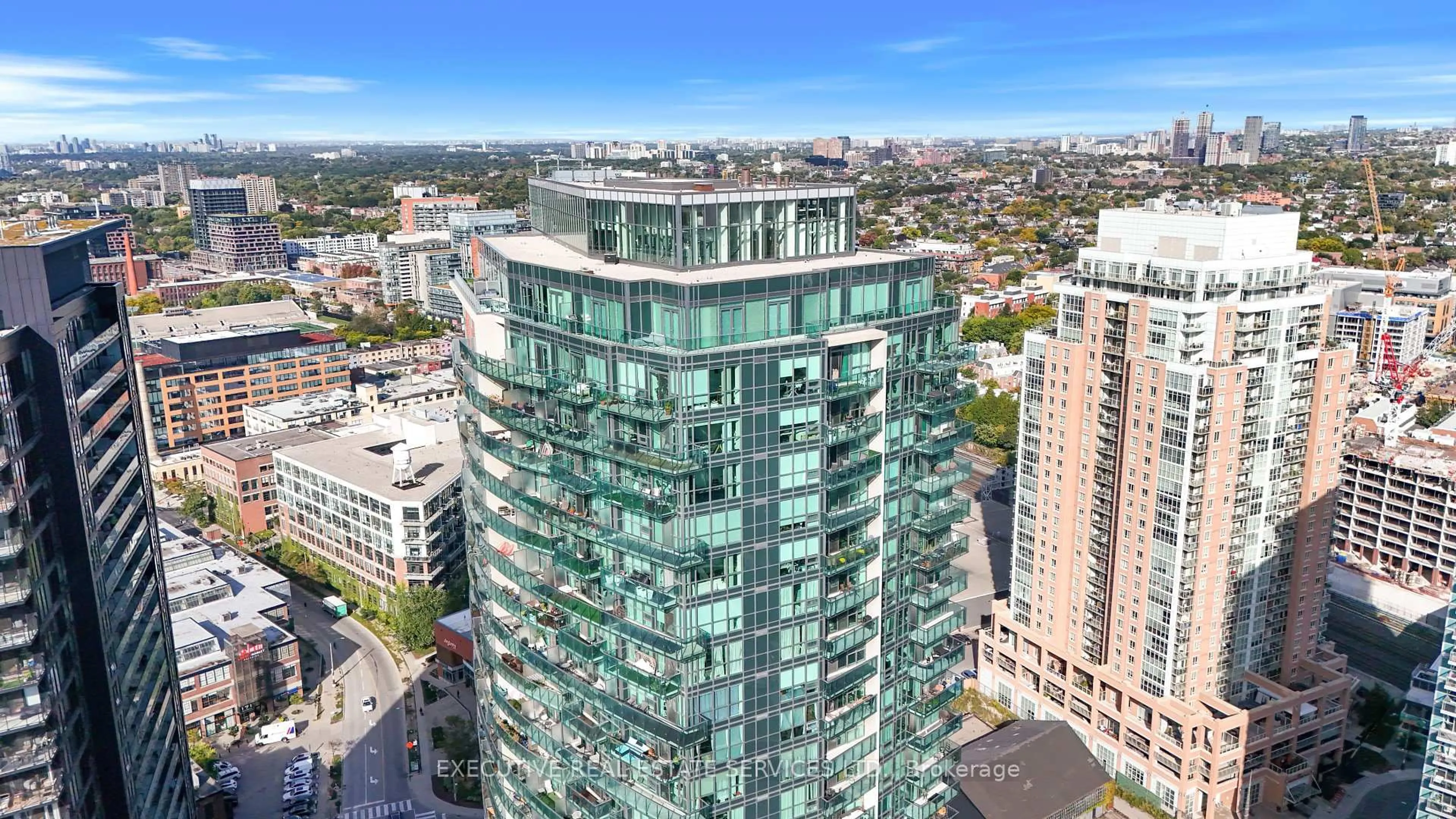 A pic from outside/outdoor area/front of a property/back of a property/a pic from drone, city buildings view from balcony for 150 East Liberty St #605, Toronto Ontario M6K 3R5