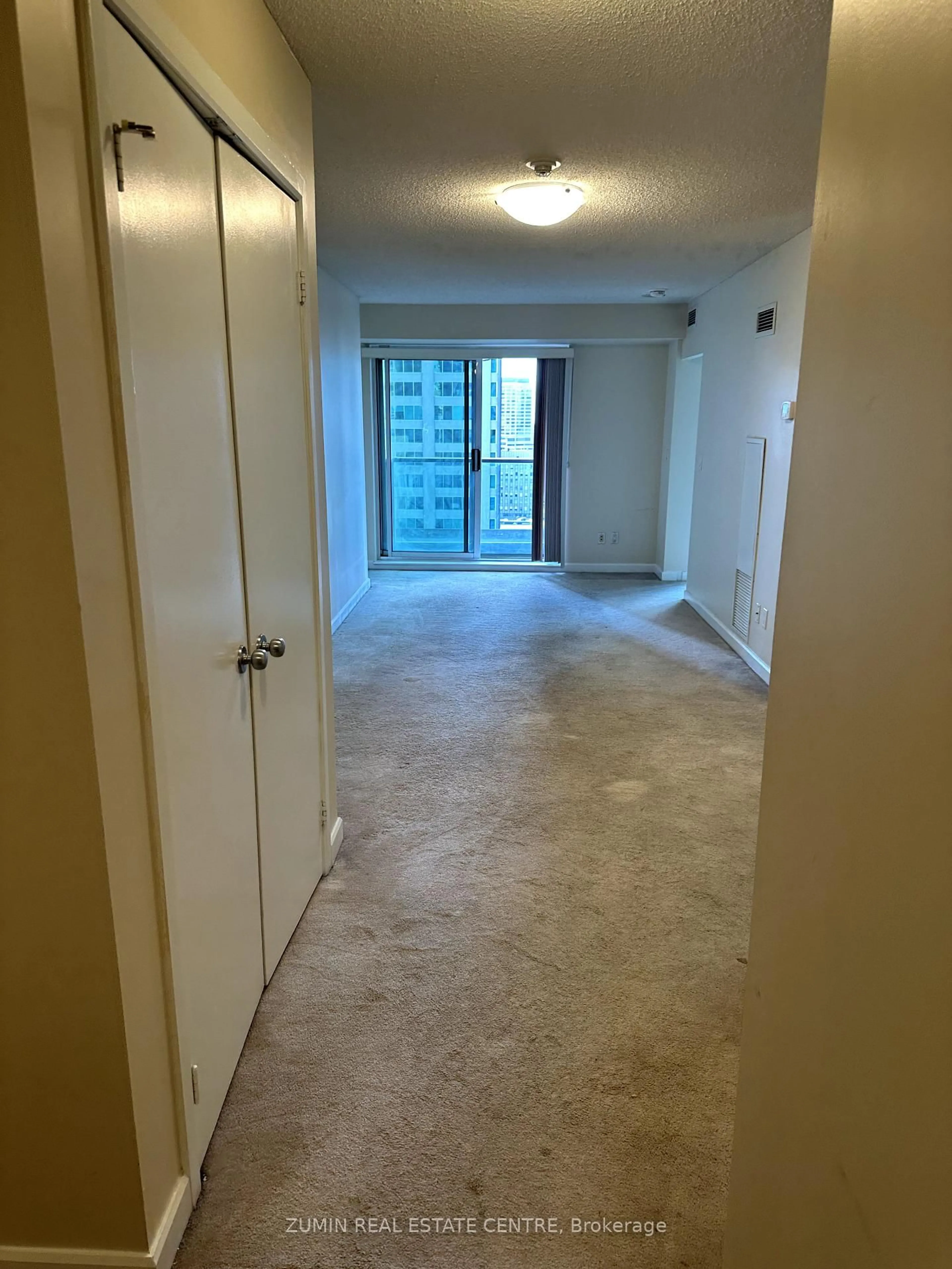 A pic of a room for 8 Park Rd #2116, Toronto Ontario M4W 3S5