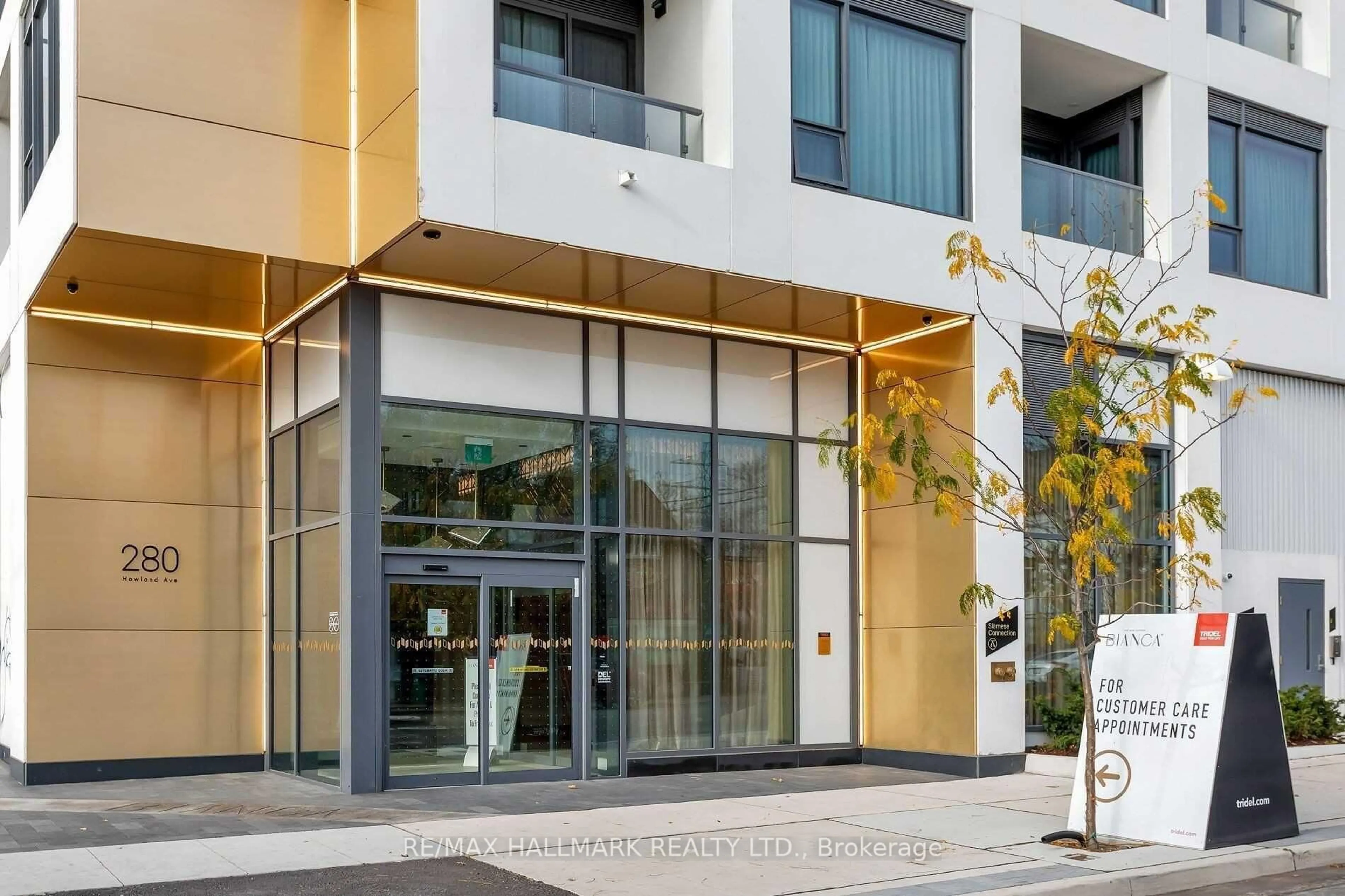 Indoor foyer for 280 Howland Ave #522, Toronto Ontario M5R 0C3