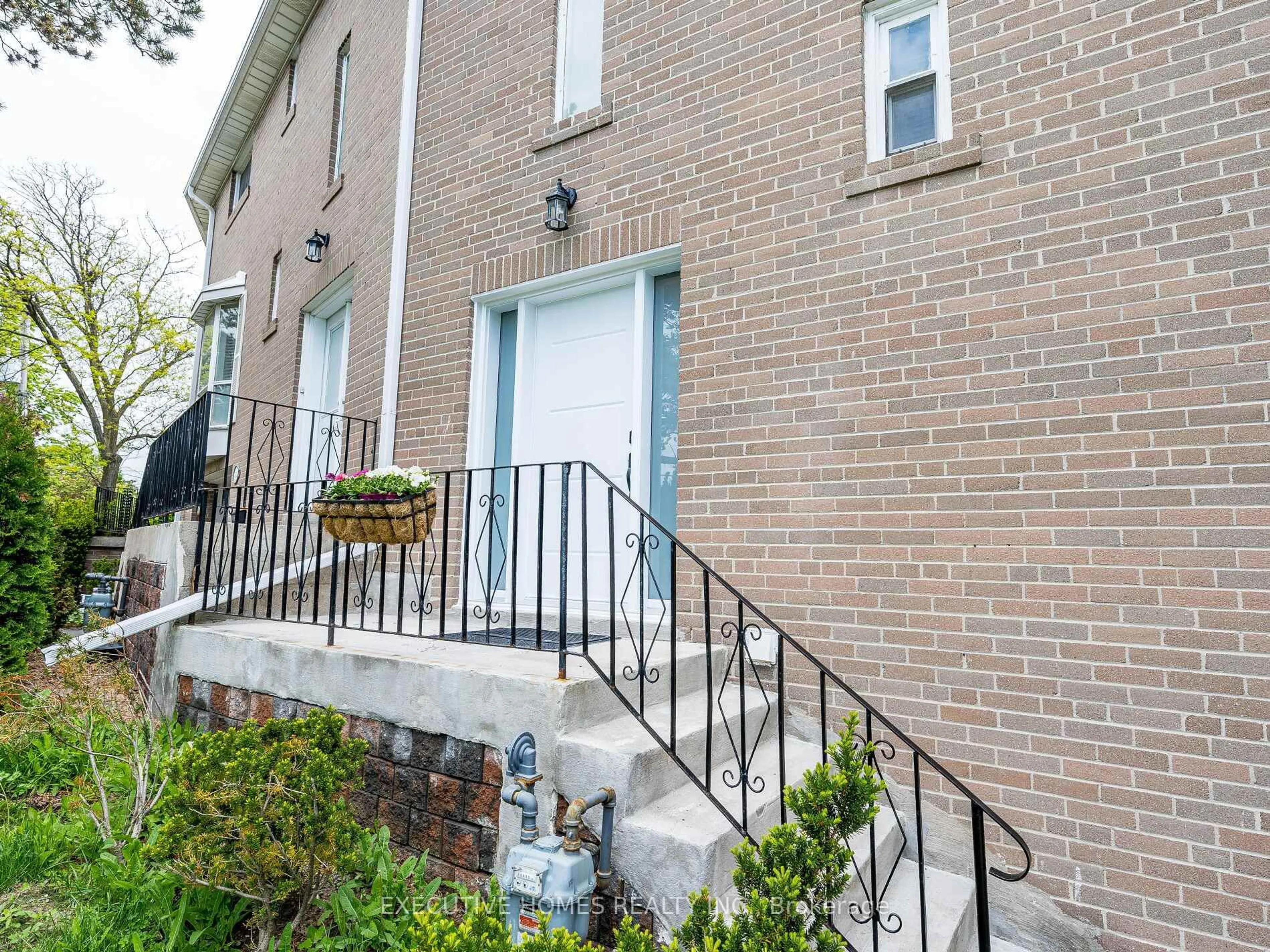 Unknown for 55 Rameau Dr #210, Toronto Ontario M2H 1T6