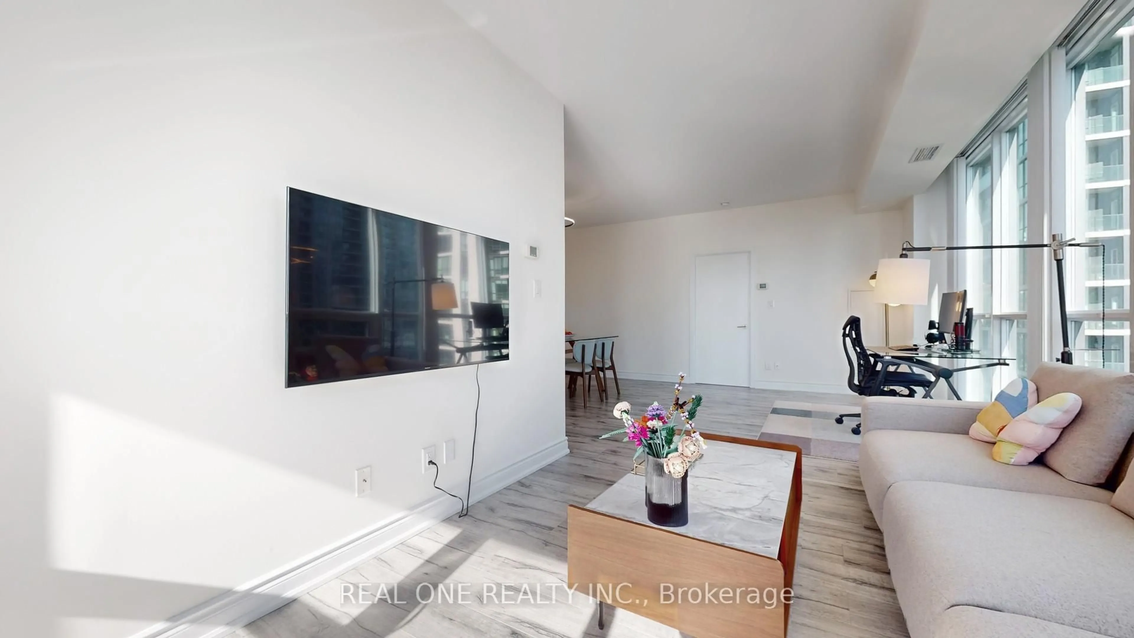 Unknown for 33 Bay St #1708, Toronto Ontario M5J 2Z3