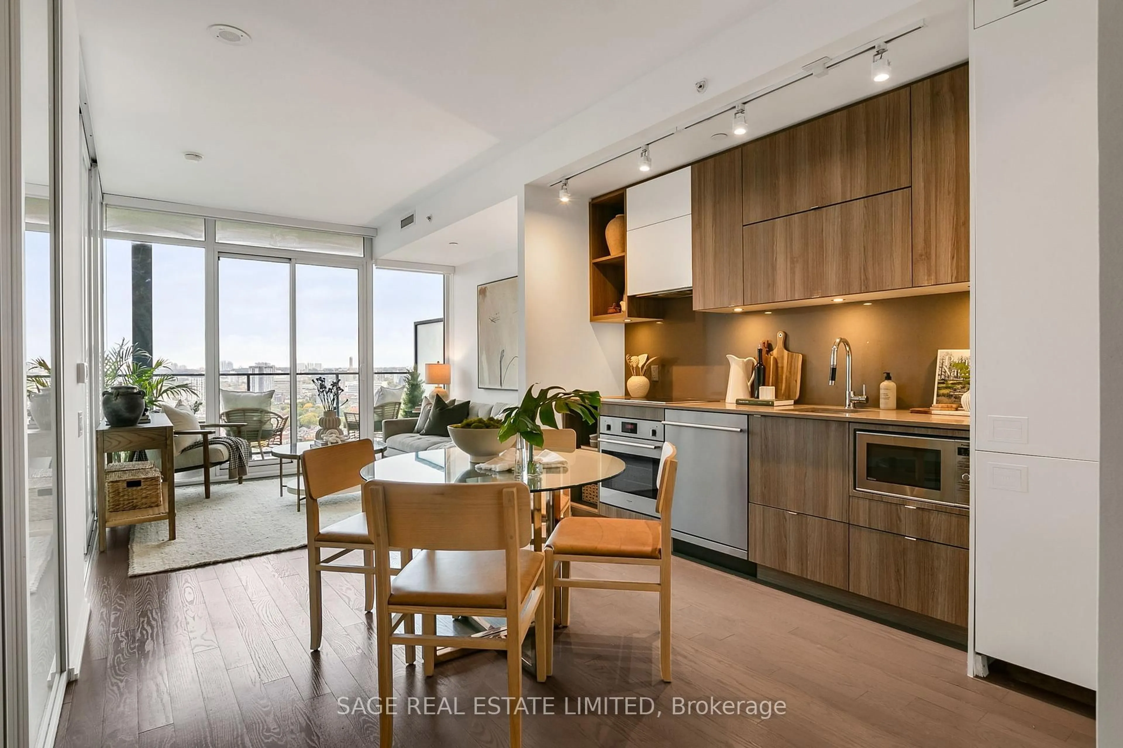 Open concept kitchen, unknown for 125 Peter St #2504, Toronto Ontario M5V 0M2