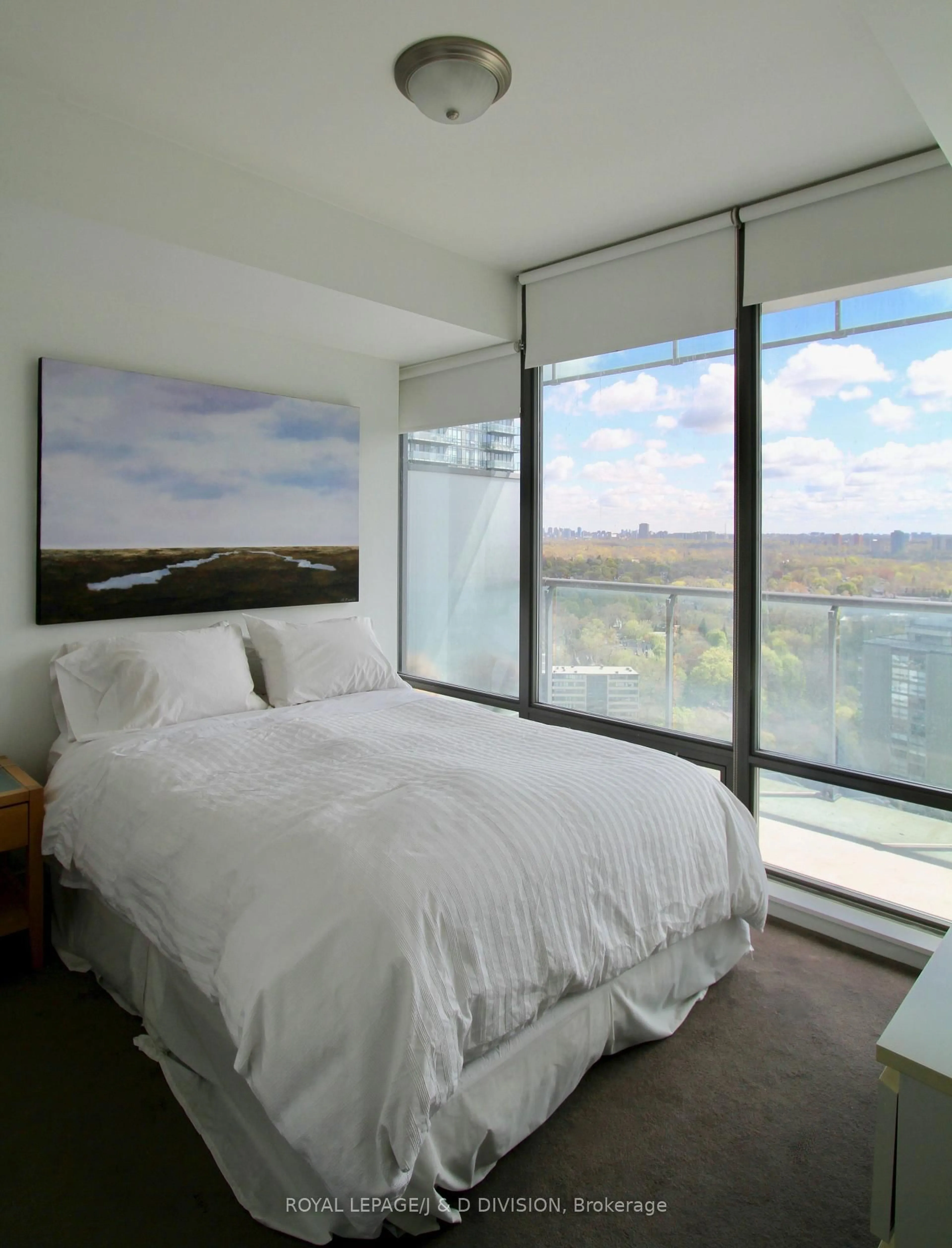 Bedroom with bed, unknown for 18 Yorkville Ave #2202, Toronto Ontario M4W 3Y8