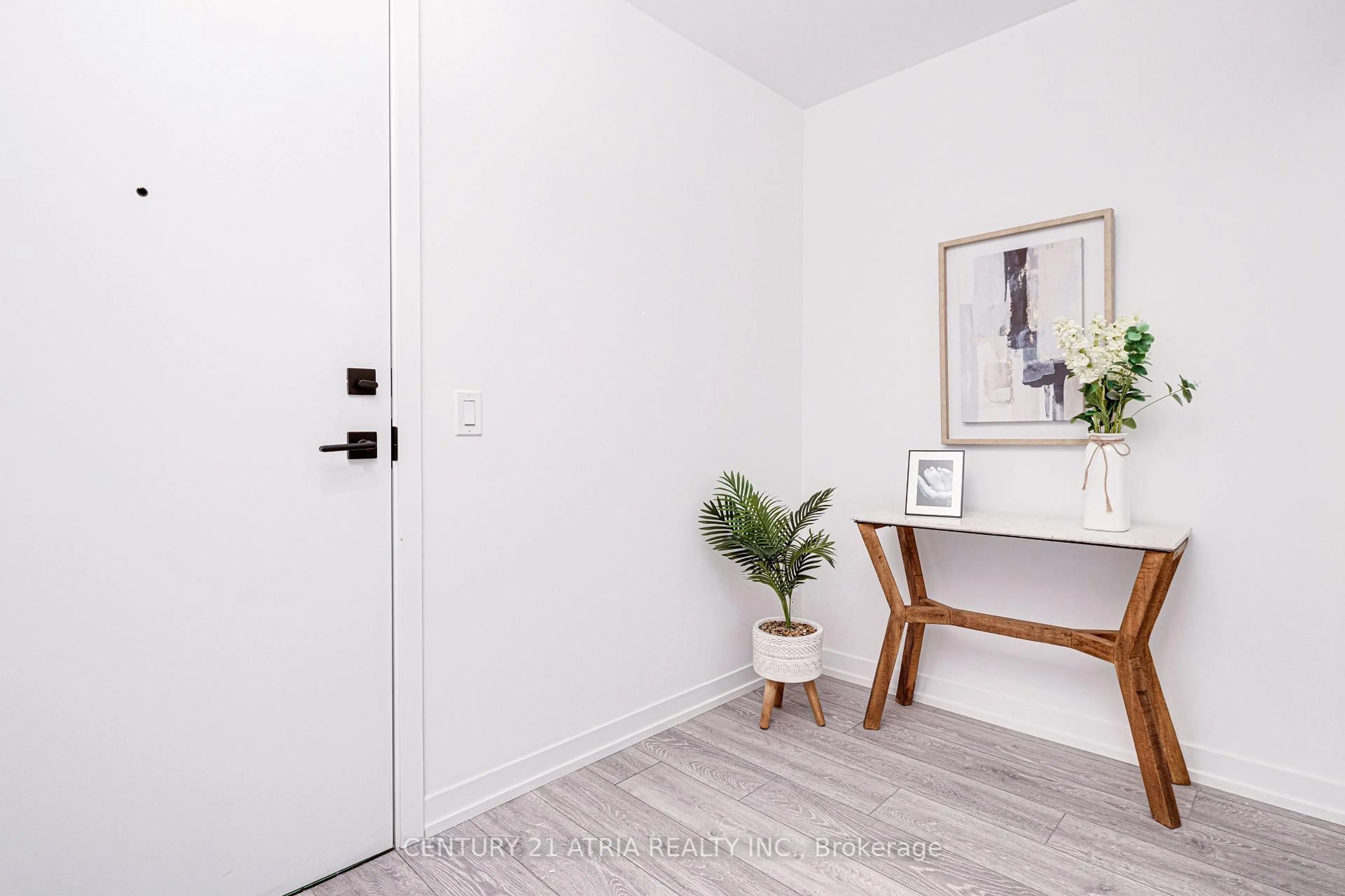 Indoor entryway for 55 Mercer St #308, Toronto Ontario M5V 0W4