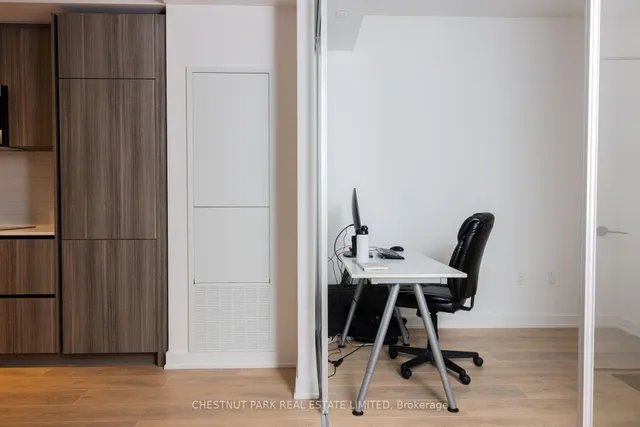 117 Broadway Ave #1807, Toronto 2