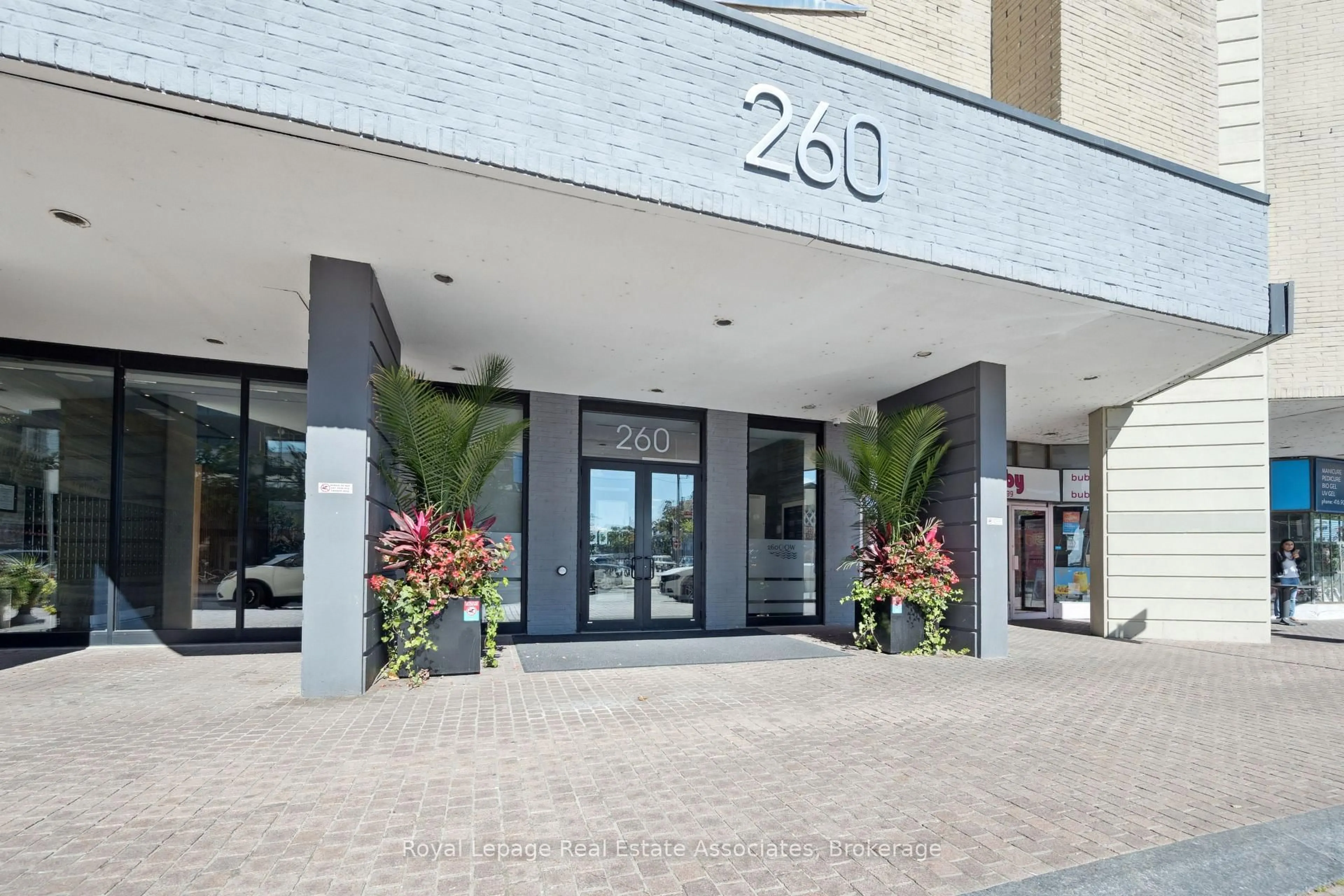 Unknown for 260 Queens Quay #1004, Toronto Ontario M5J 2N3