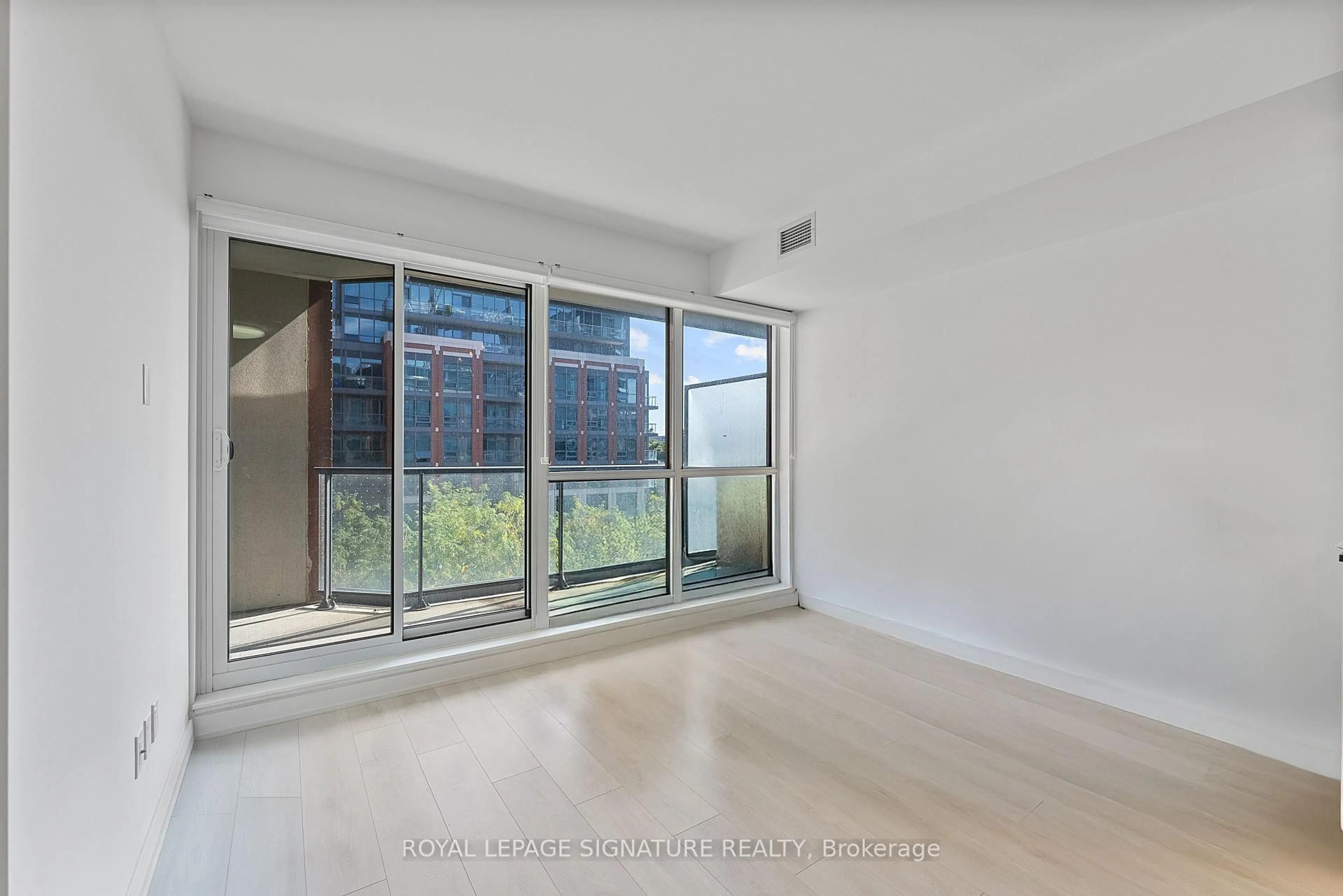 A pic of a room for 31 Tippett Rd #452, Toronto Ontario M3H 0C8