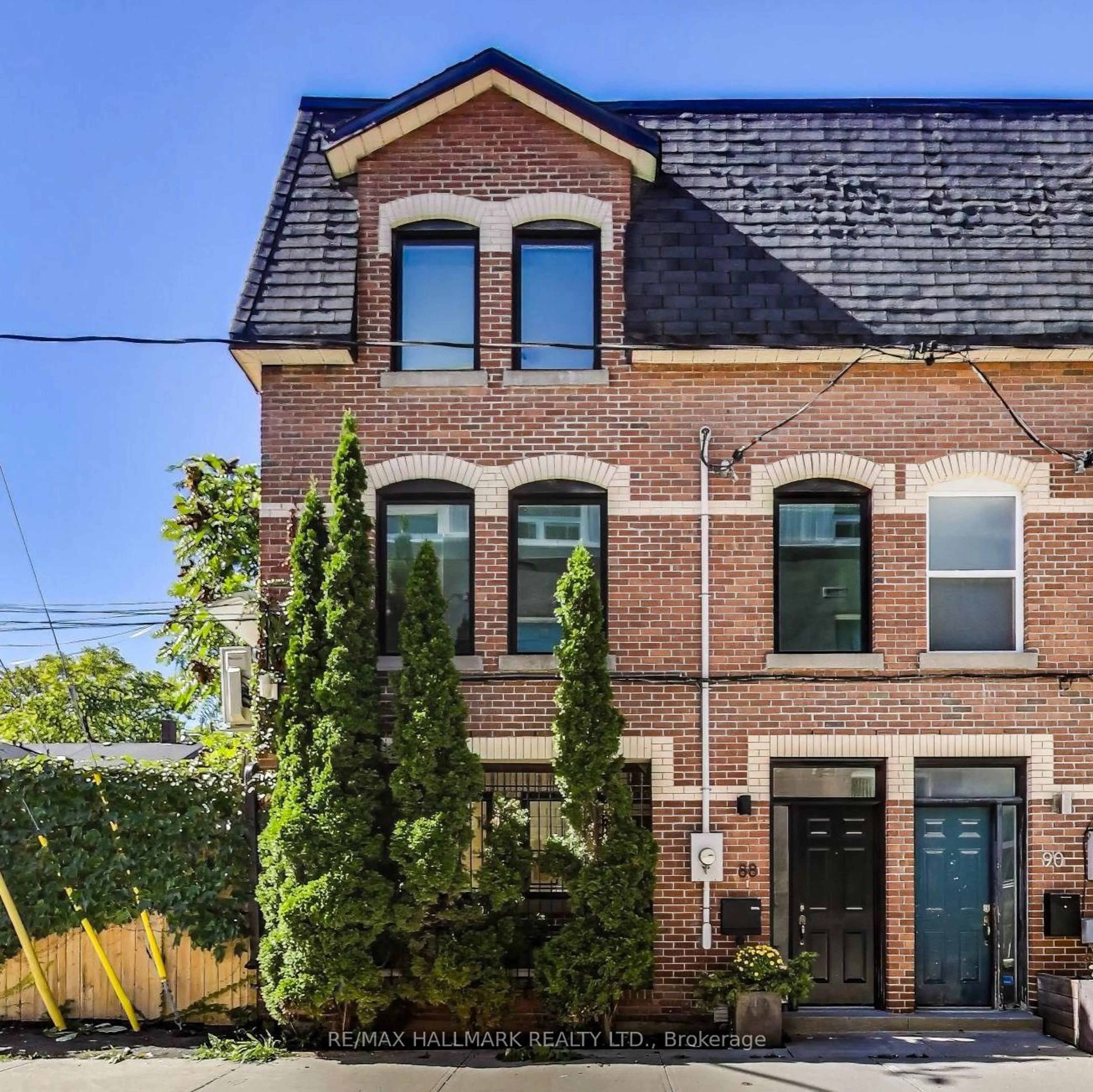 Home with brick exterior material, street for 88 Poulett St, Toronto Ontario M5A 1Z5