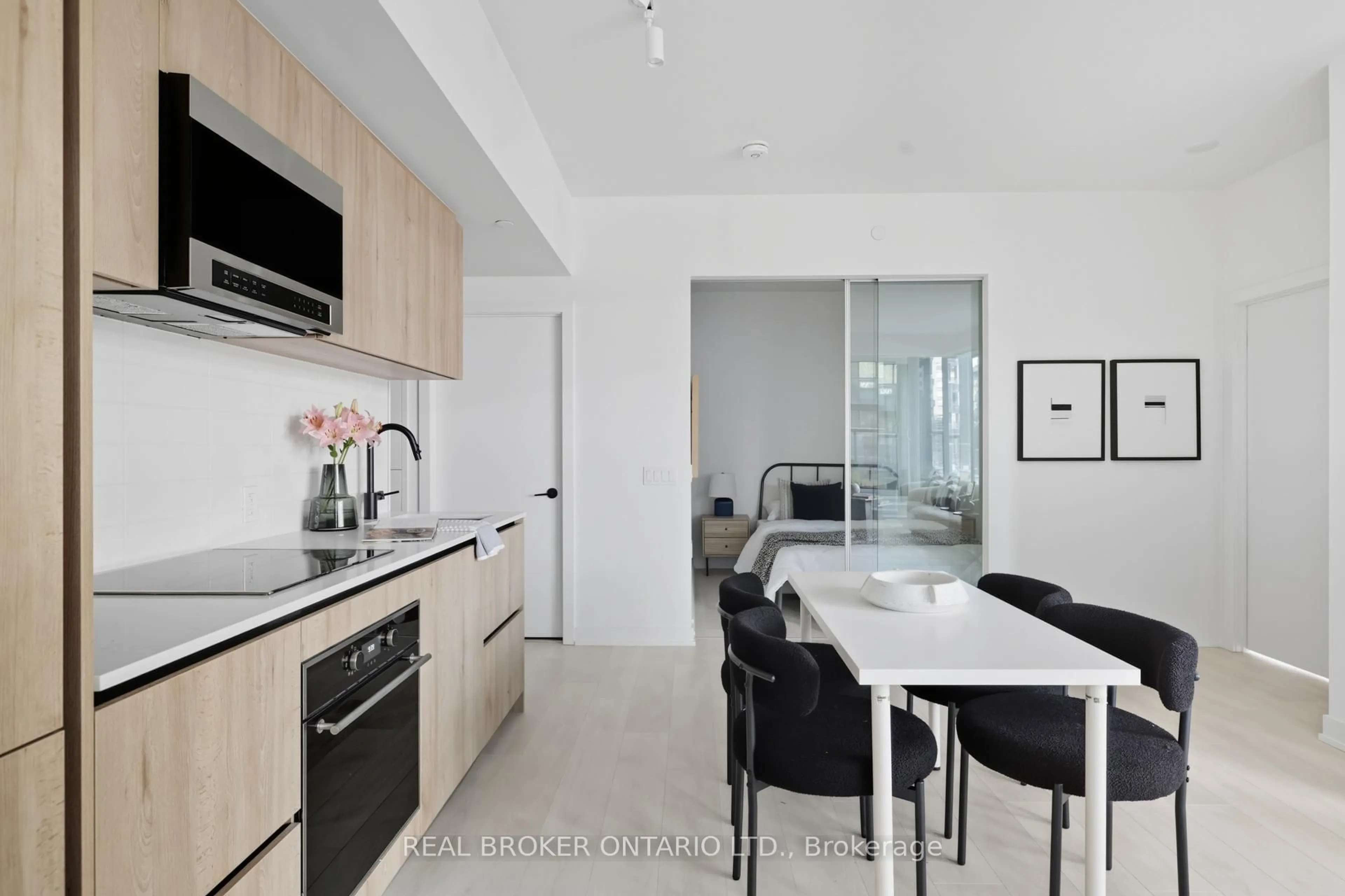 Unknown for 127 Broadway Ave #207, Toronto Ontario M4P 1V4