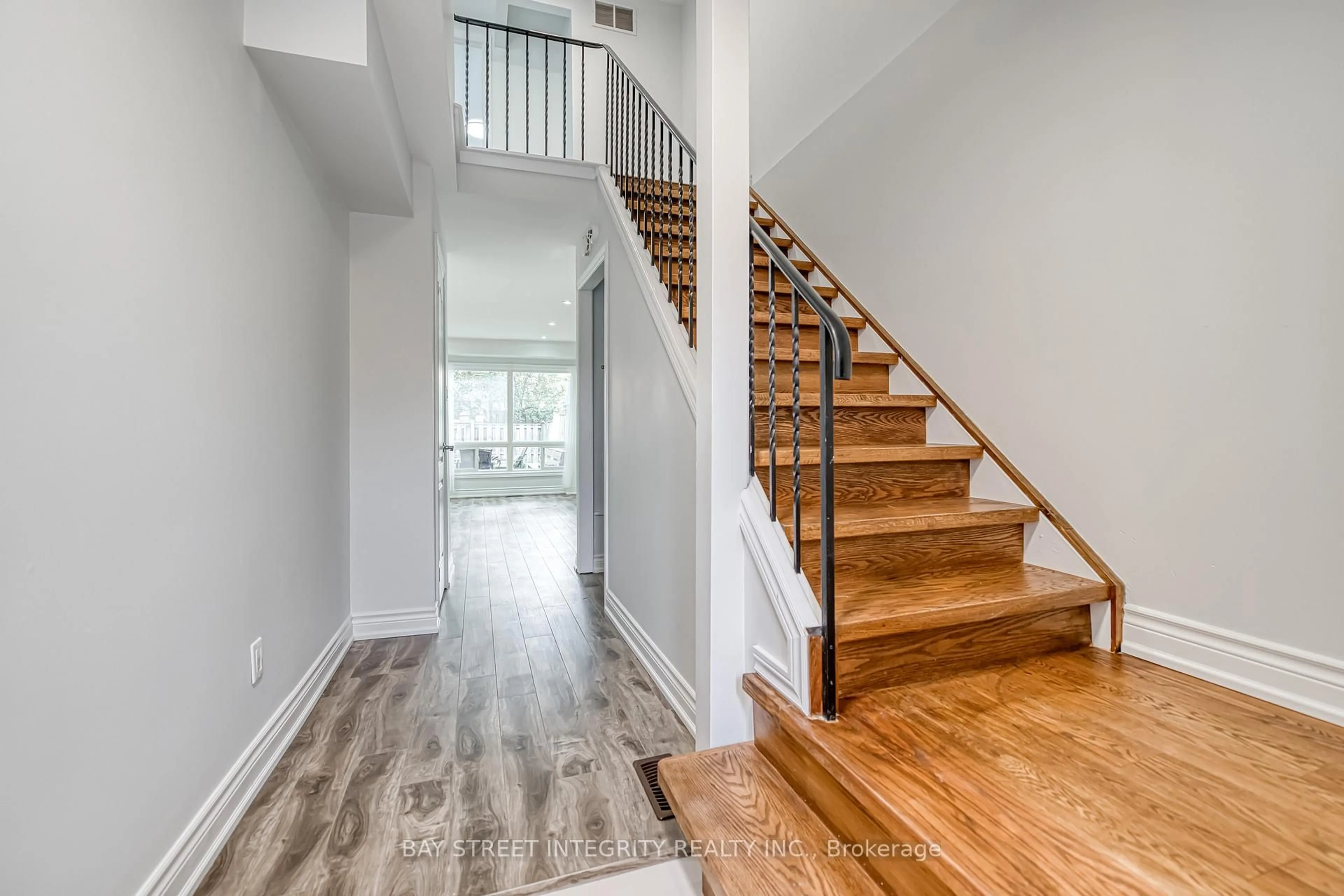 Indoor entryway for 72 Elsa Vine Way, Toronto Ontario M2J 4H9