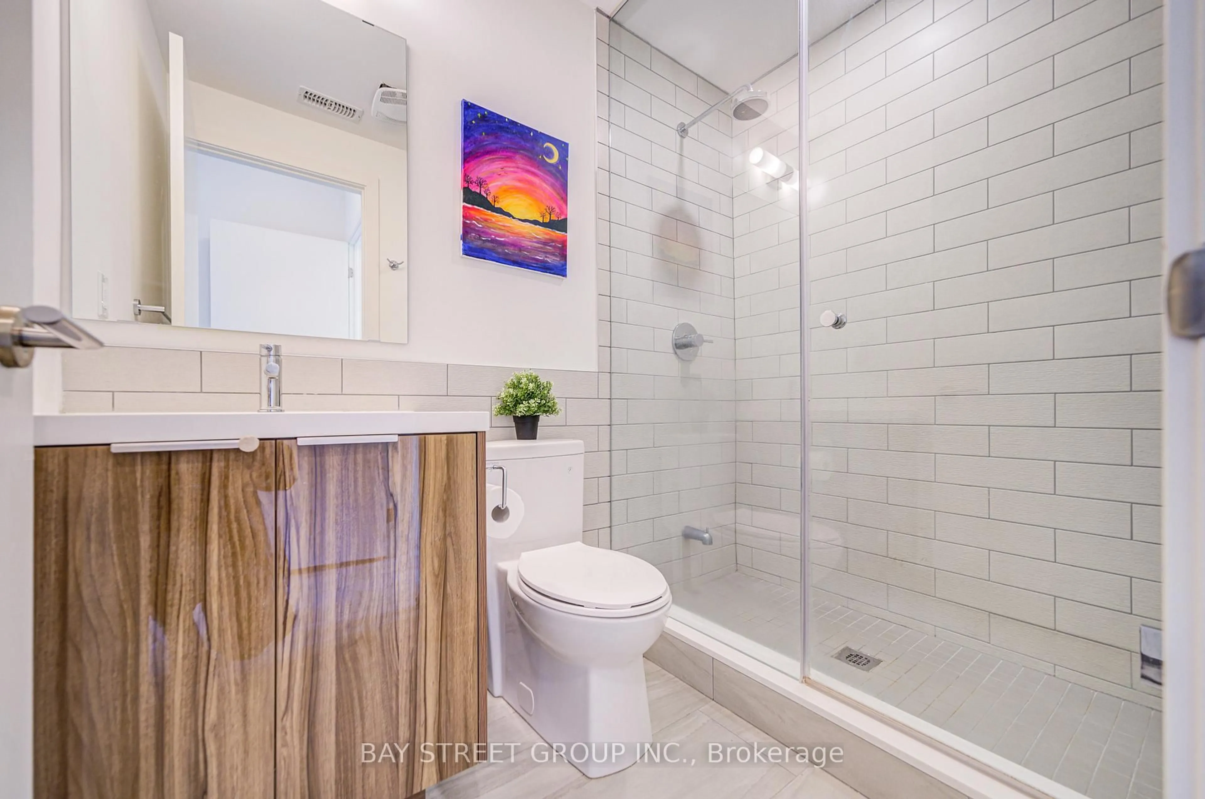 Standard bathroom, ceramic/tile floor for 27 Sonic Way, Toronto Ontario M3C 0P3